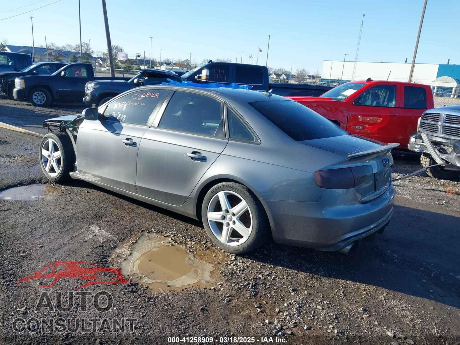 AUDI A4 2013 - WAUBFAFL5DN045360