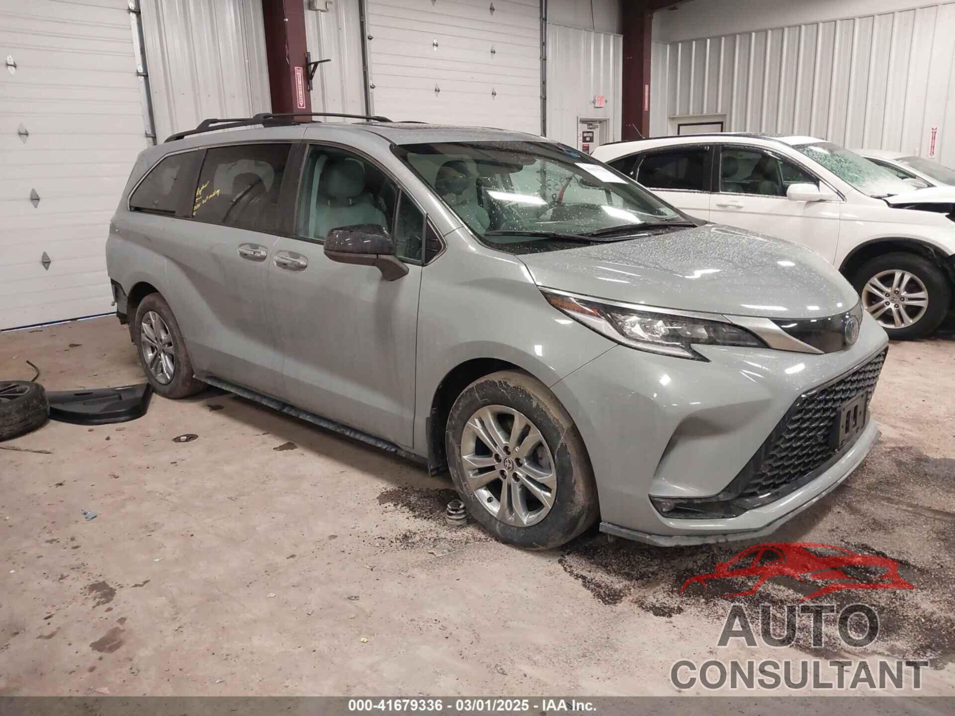 TOYOTA SIENNA 2023 - 5TDXSKFC6PS085066