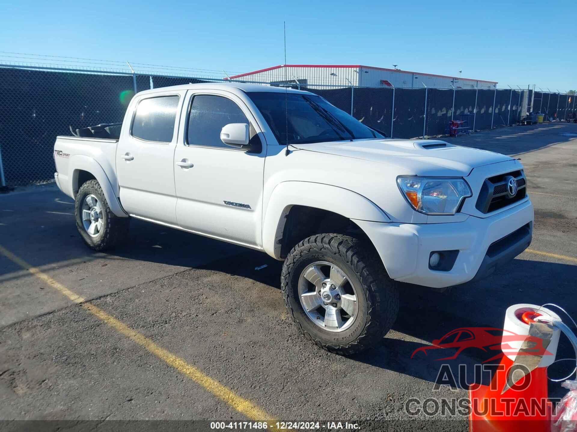 TOYOTA TACOMA 2015 - 5TFLU4EN2FX111422