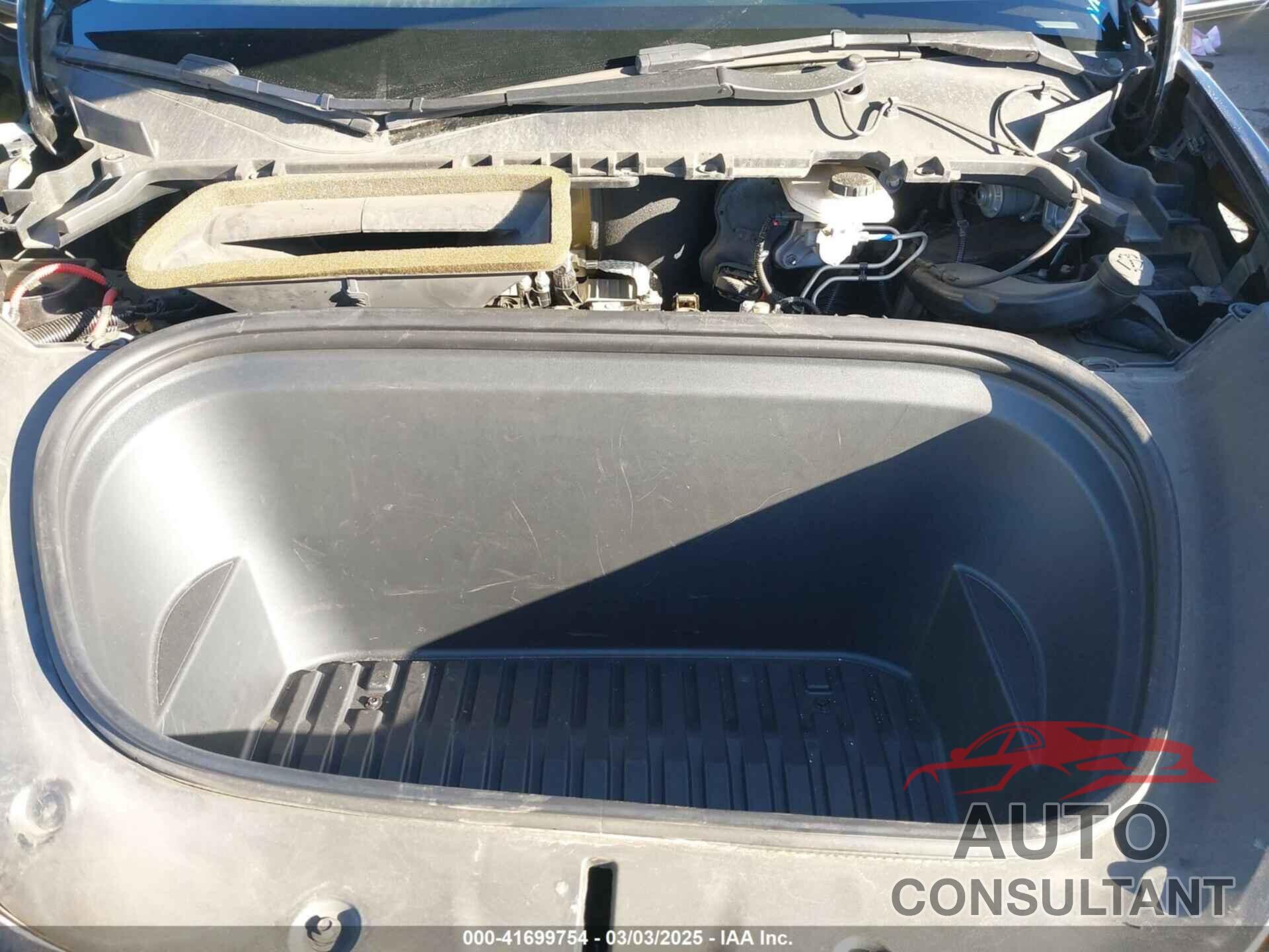 TESLA MODEL Y 2021 - 5YJYGAEE5MF158253