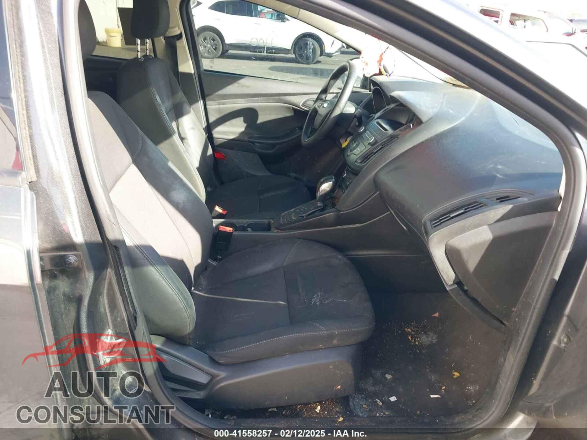 FORD FOCUS 2017 - 1FADP3E29HL303741