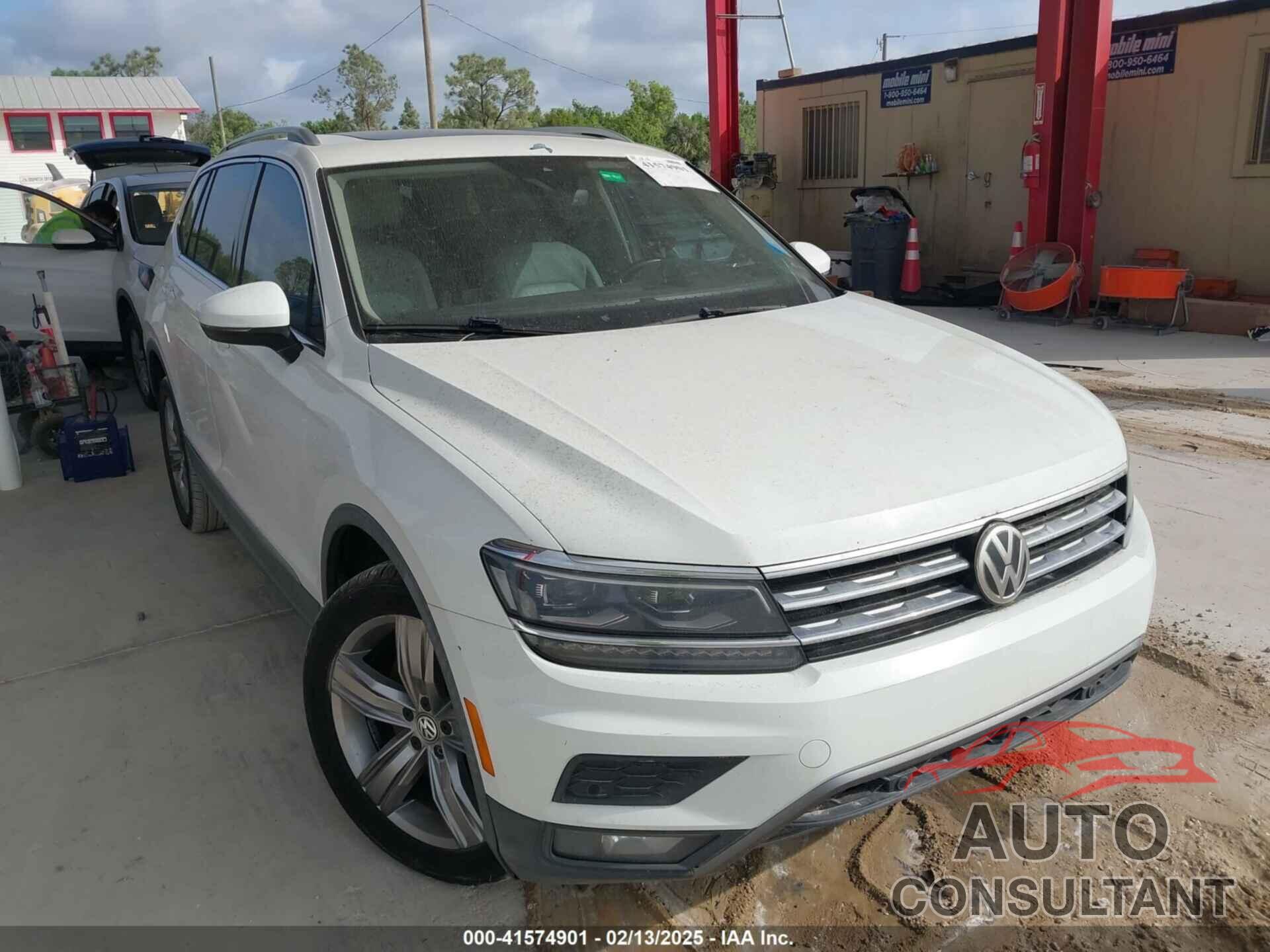 VOLKSWAGEN TIGUAN 2018 - 3VV5B7AX7JM173857