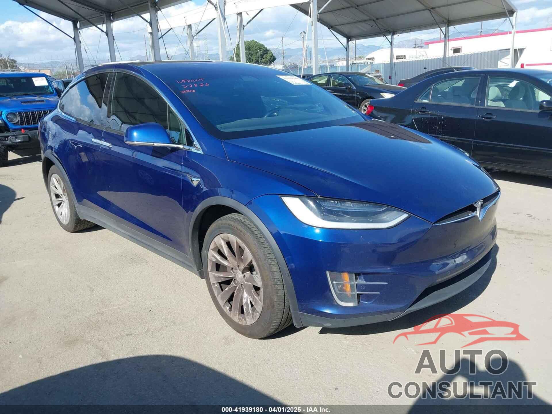 TESLA MODEL X 2018 - 5YJXCAE27JF122380