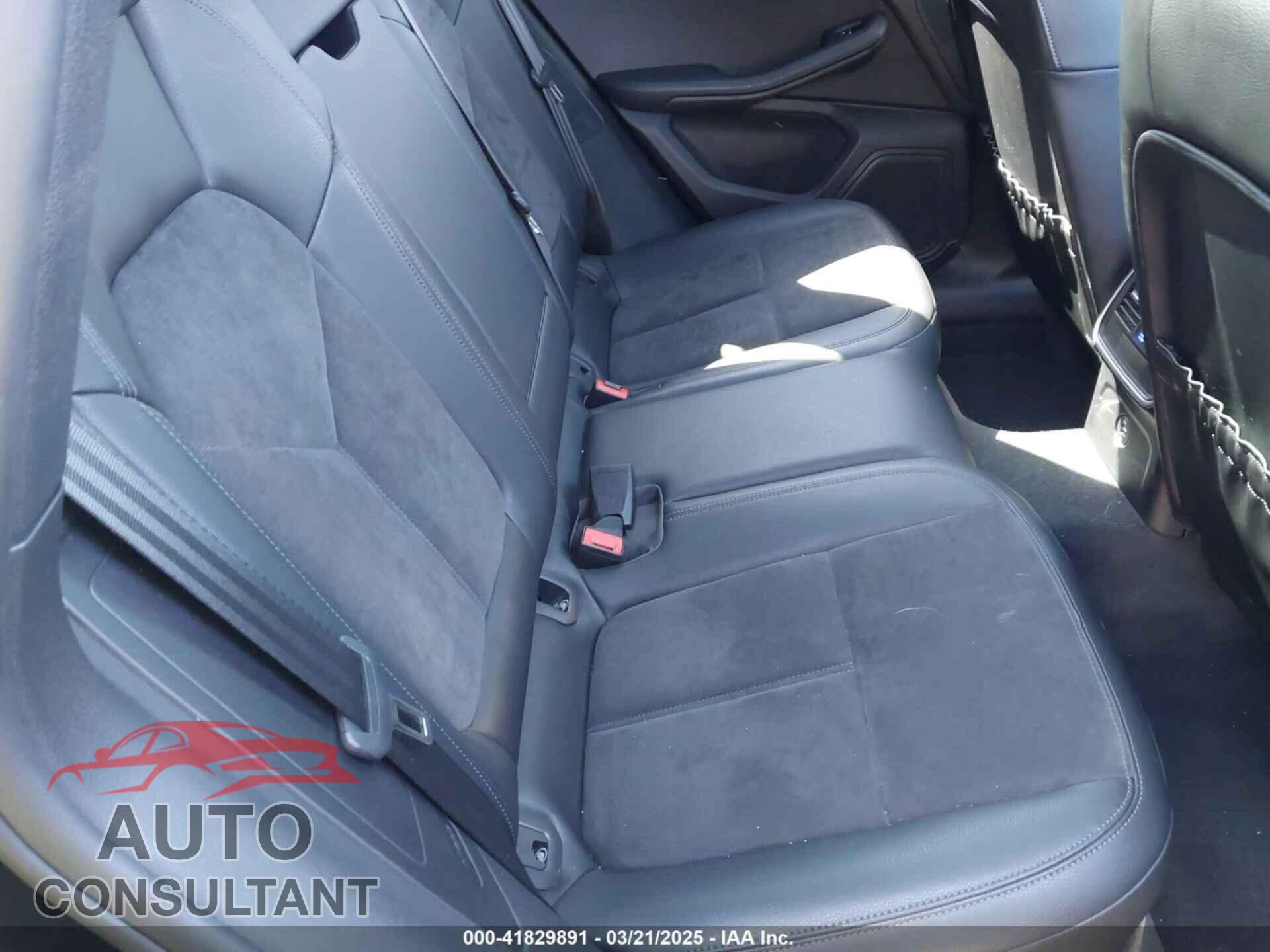 PORSCHE MACAN 2017 - WP1AA2A50HLB00017