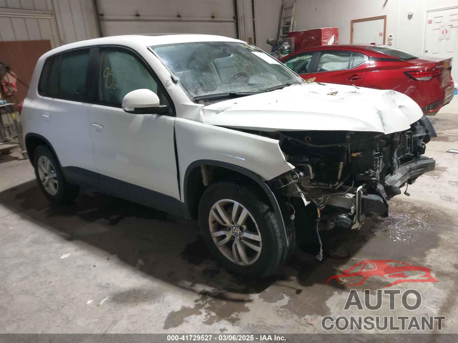 VOLKSWAGEN TIGUAN 2013 - WVGBV3AX8DW622979