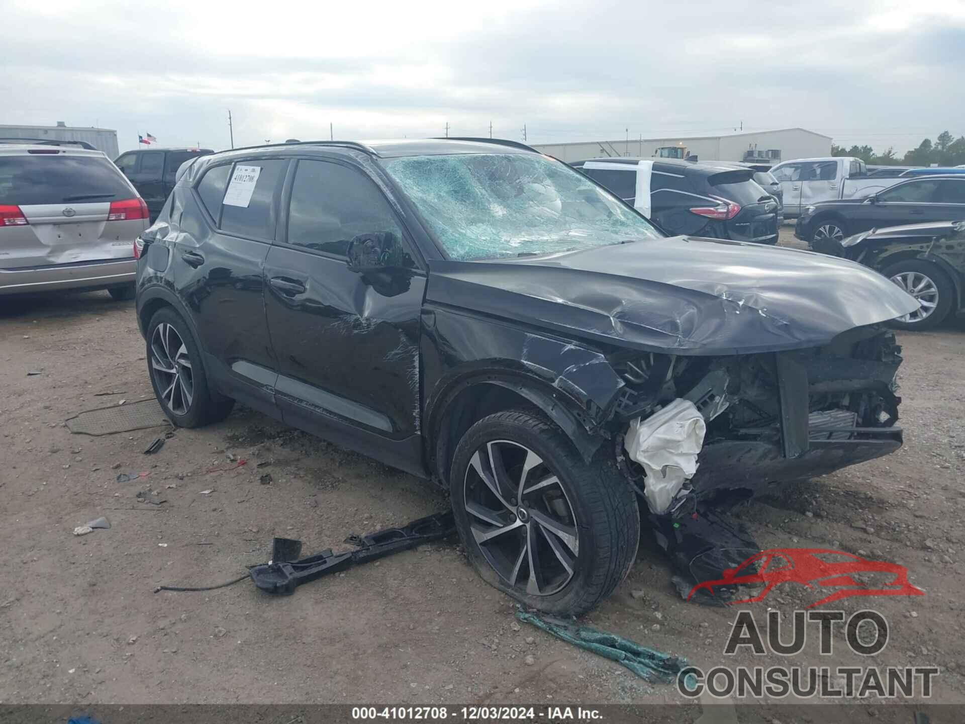 VOLVO XC40 2021 - YV4162UM7M2526791