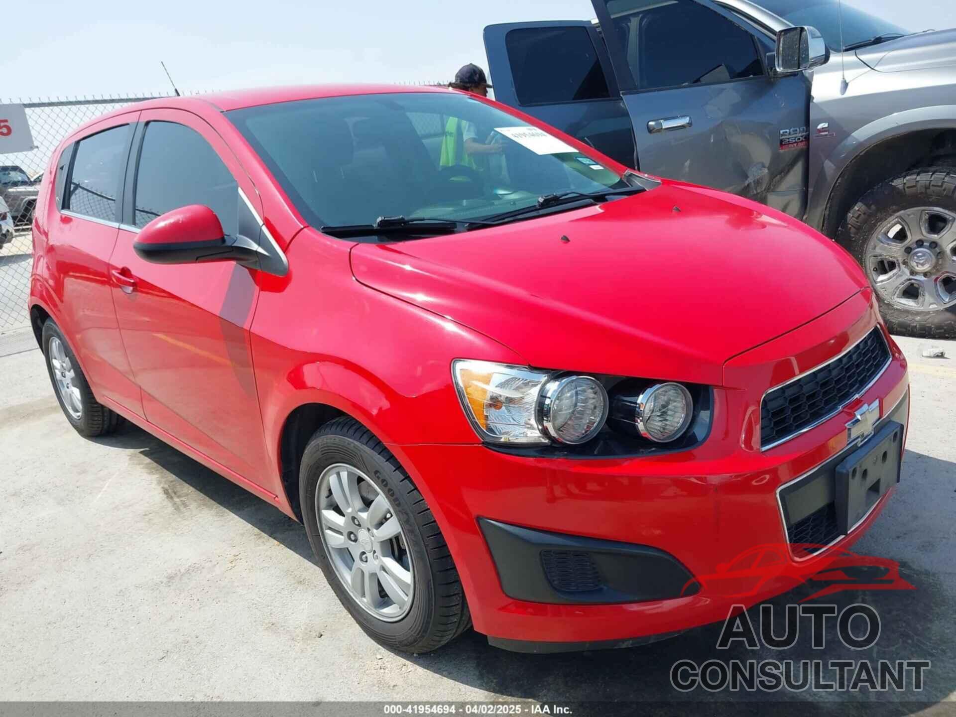 CHEVROLET SONIC 2014 - 1G1JC6SH7E4135650