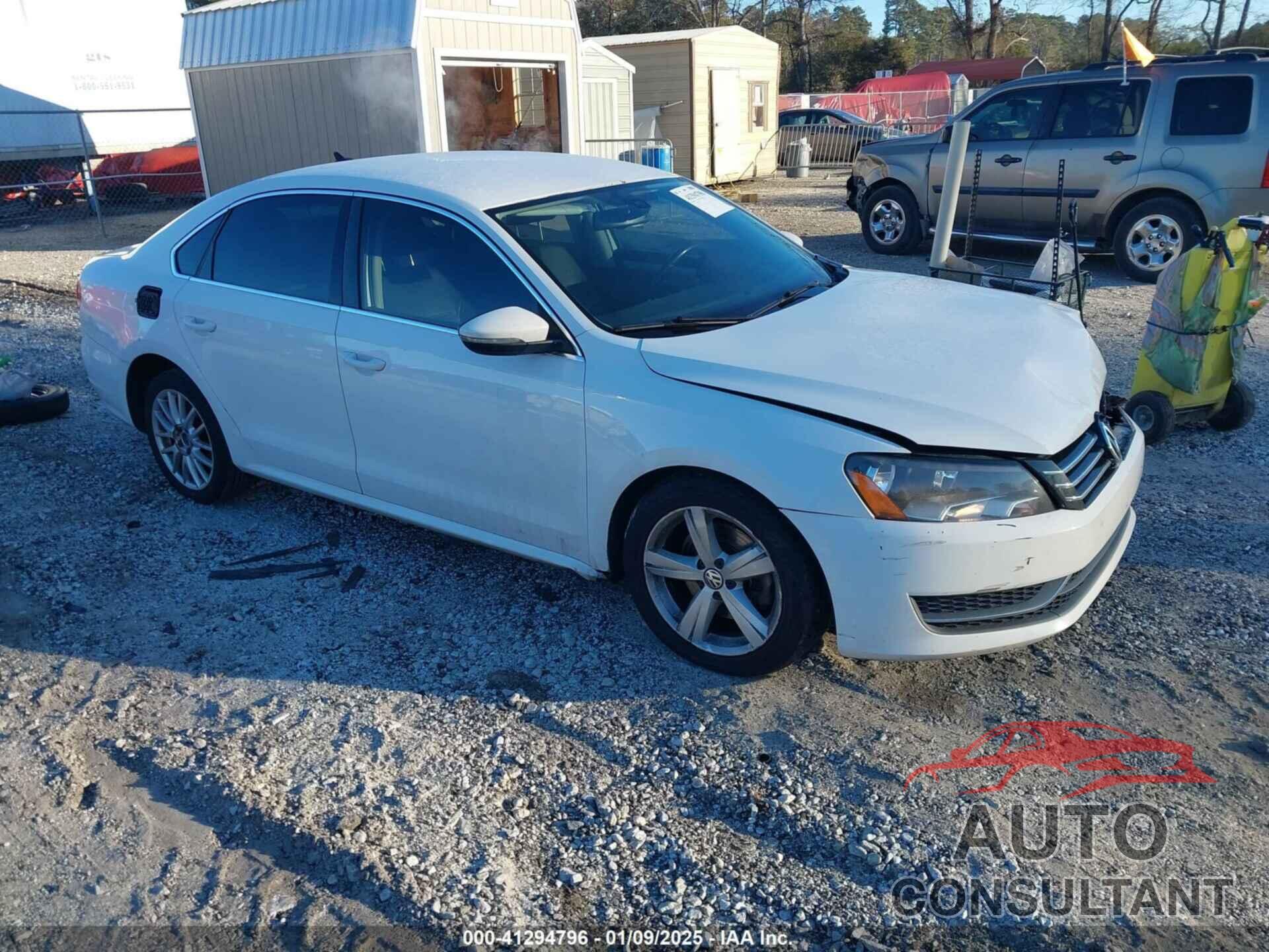 VOLKSWAGEN PASSAT 2012 - 1VWBH7A35CC062013