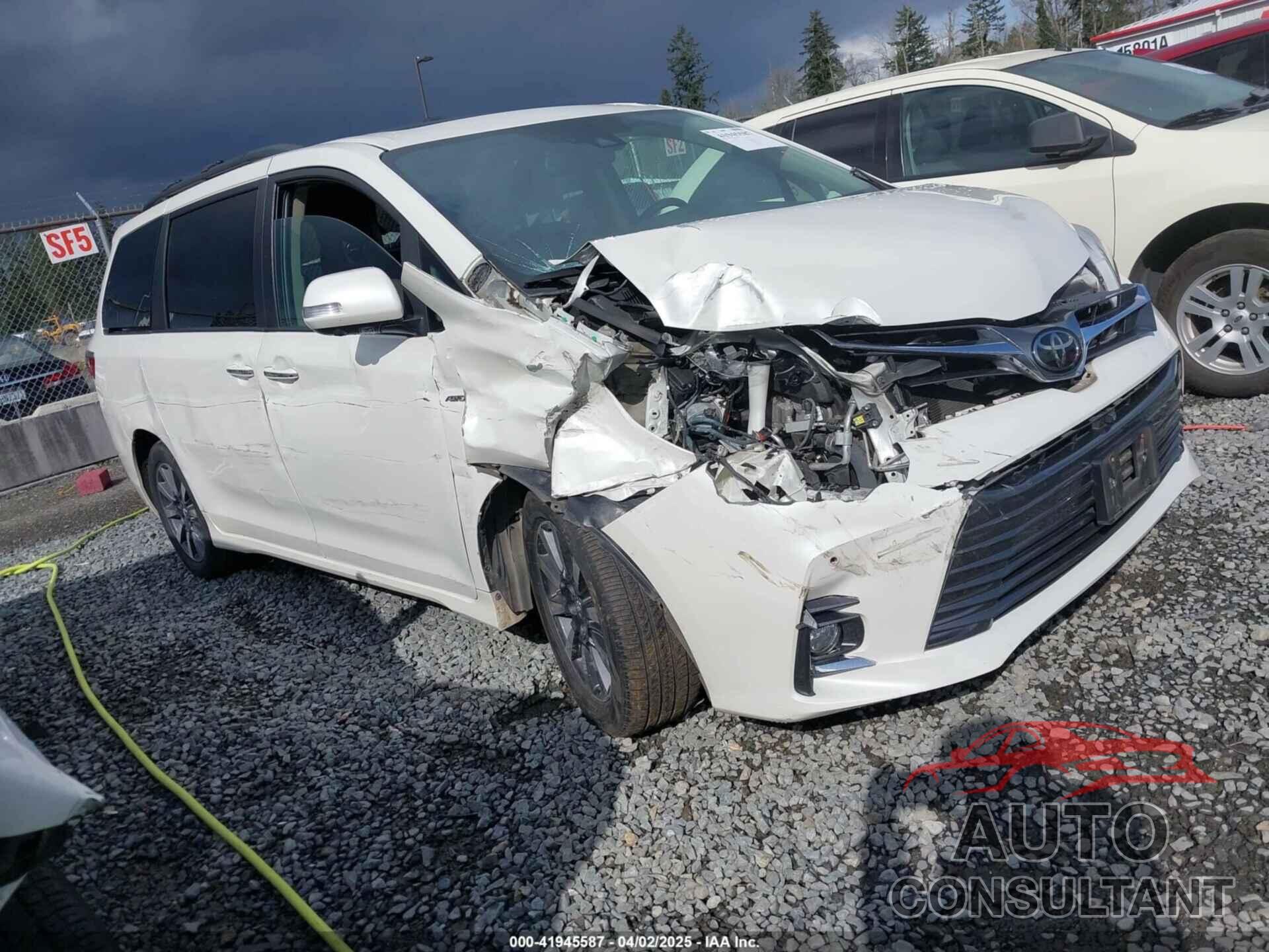 TOYOTA SIENNA 2018 - 5TDDZ3DC6JS199051