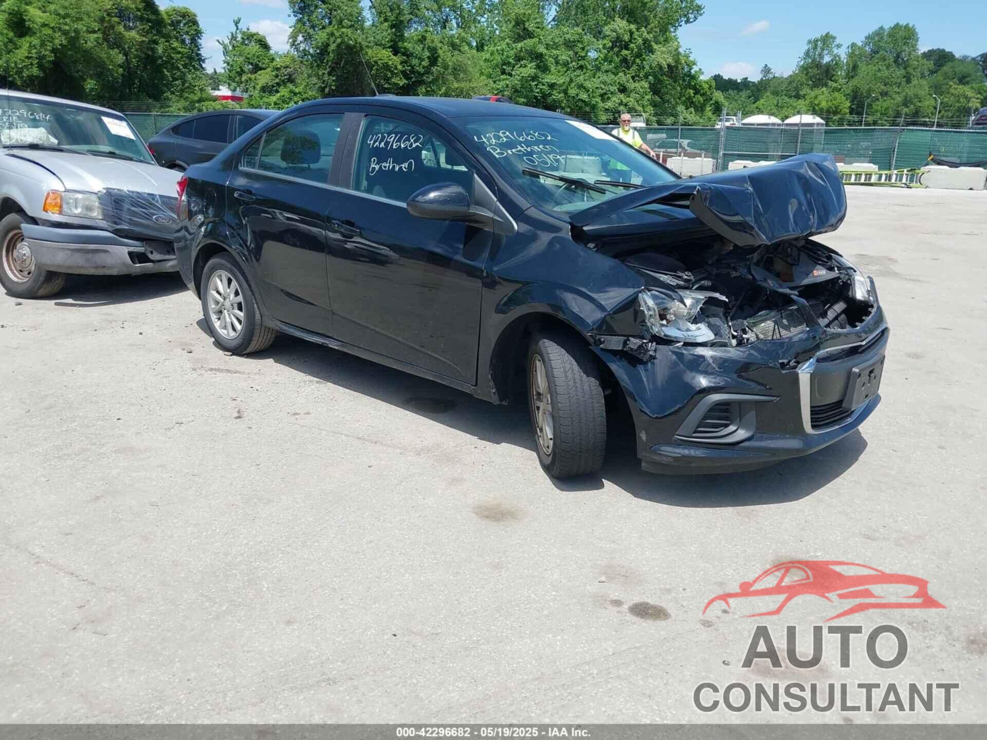 CHEVROLET SONIC 2018 - 1G1JD5SG8J4102830