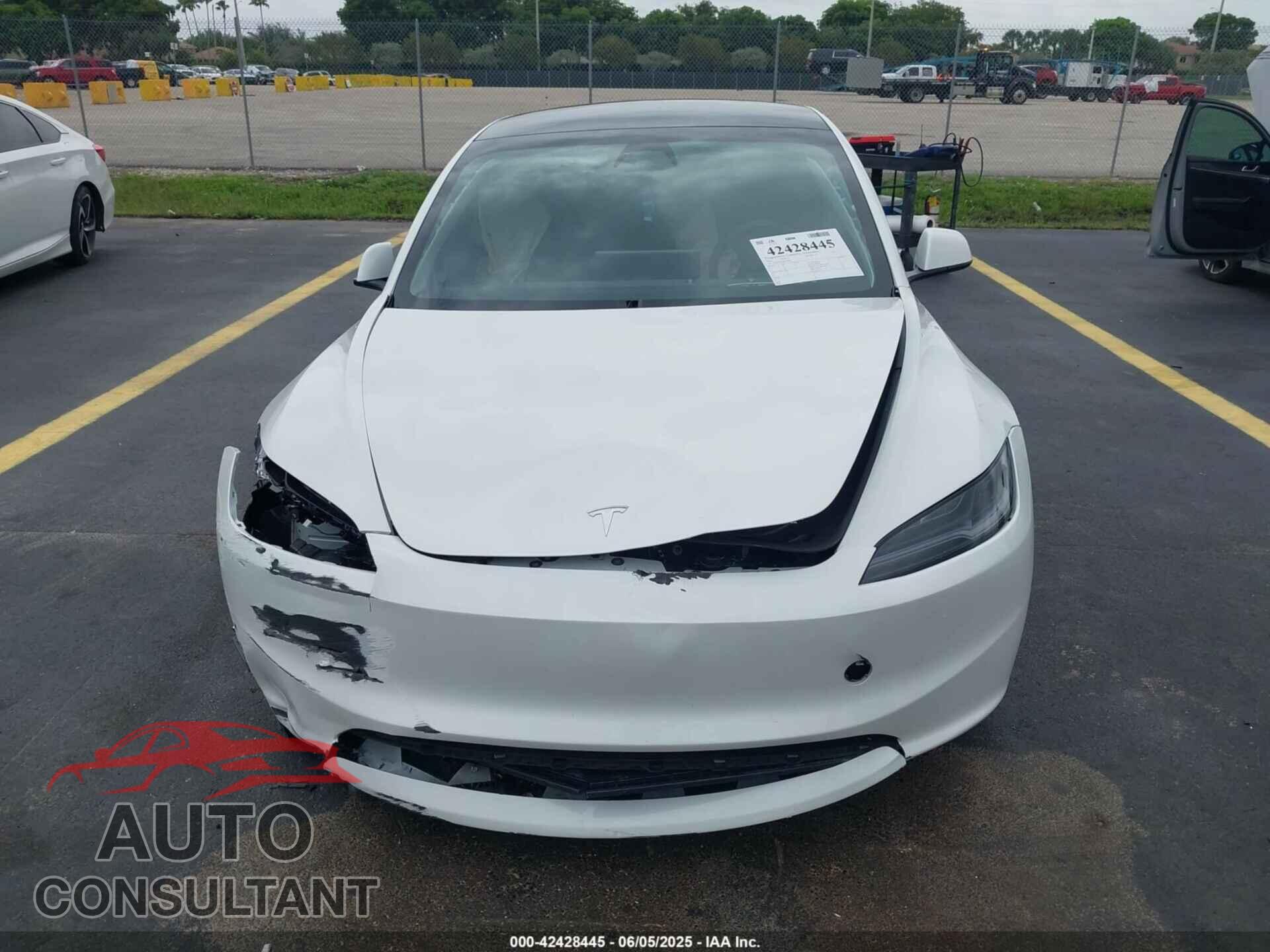 TESLA MODEL 3 2024 - 5YJ3E1EA5RF725209