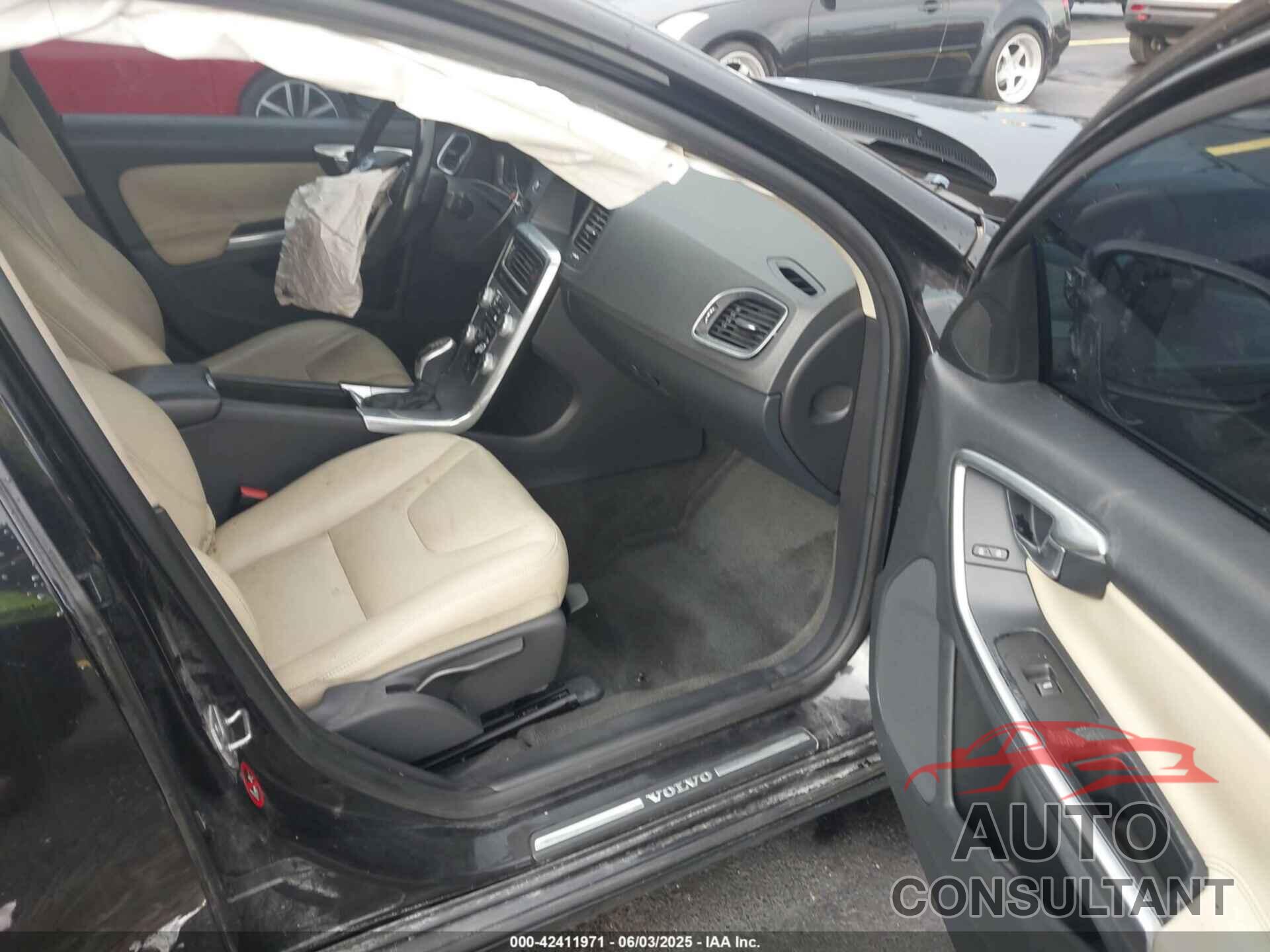 VOLVO S60 2017 - YV126MFL8H2422804