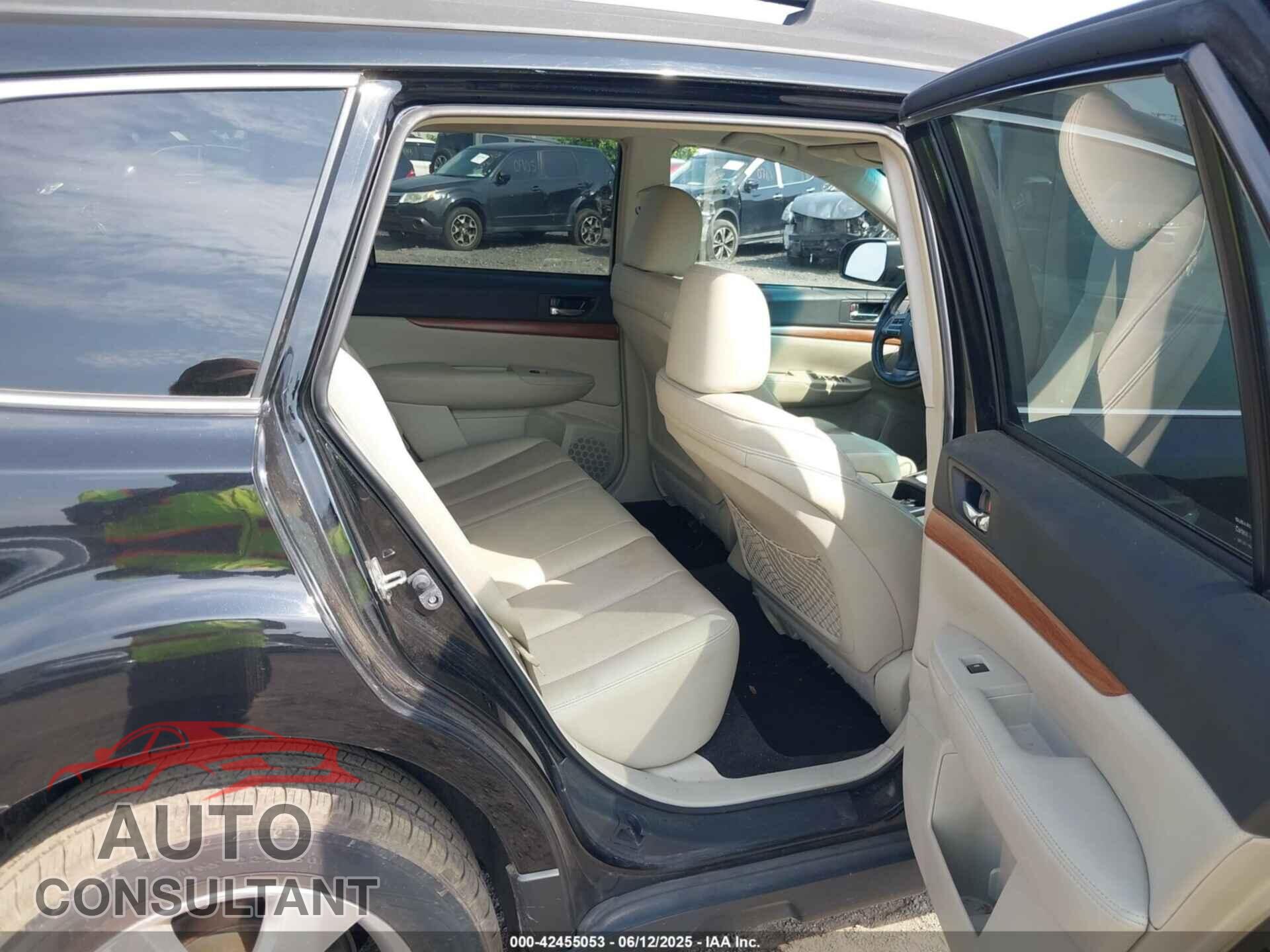 SUBARU OUTBACK 2013 - 4S4BRBLC2D3225472