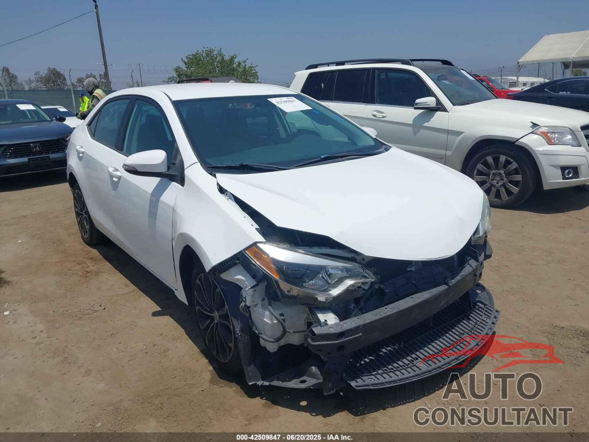 TOYOTA COROLLA 2015 - 5YFBURHE1FP238231