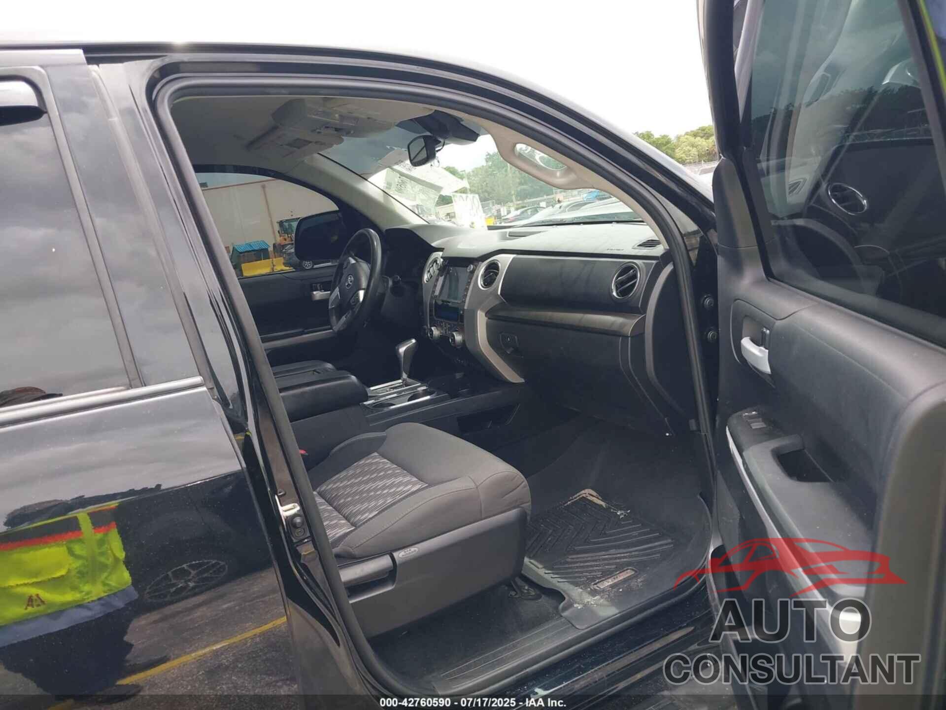 TOYOTA TUNDRA 2020 - 5TFDY5F14LX919955