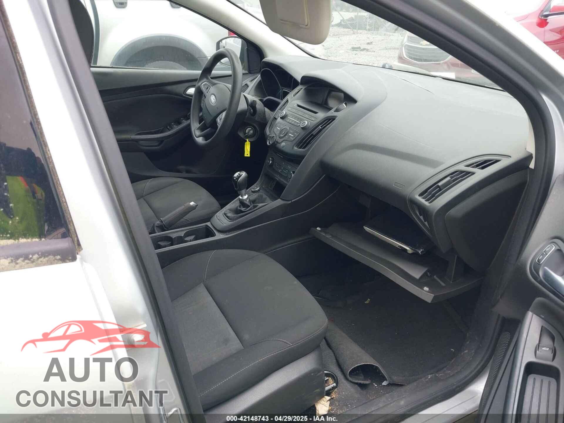 FORD FOCUS 2015 - 1FADP3FE4FL304169