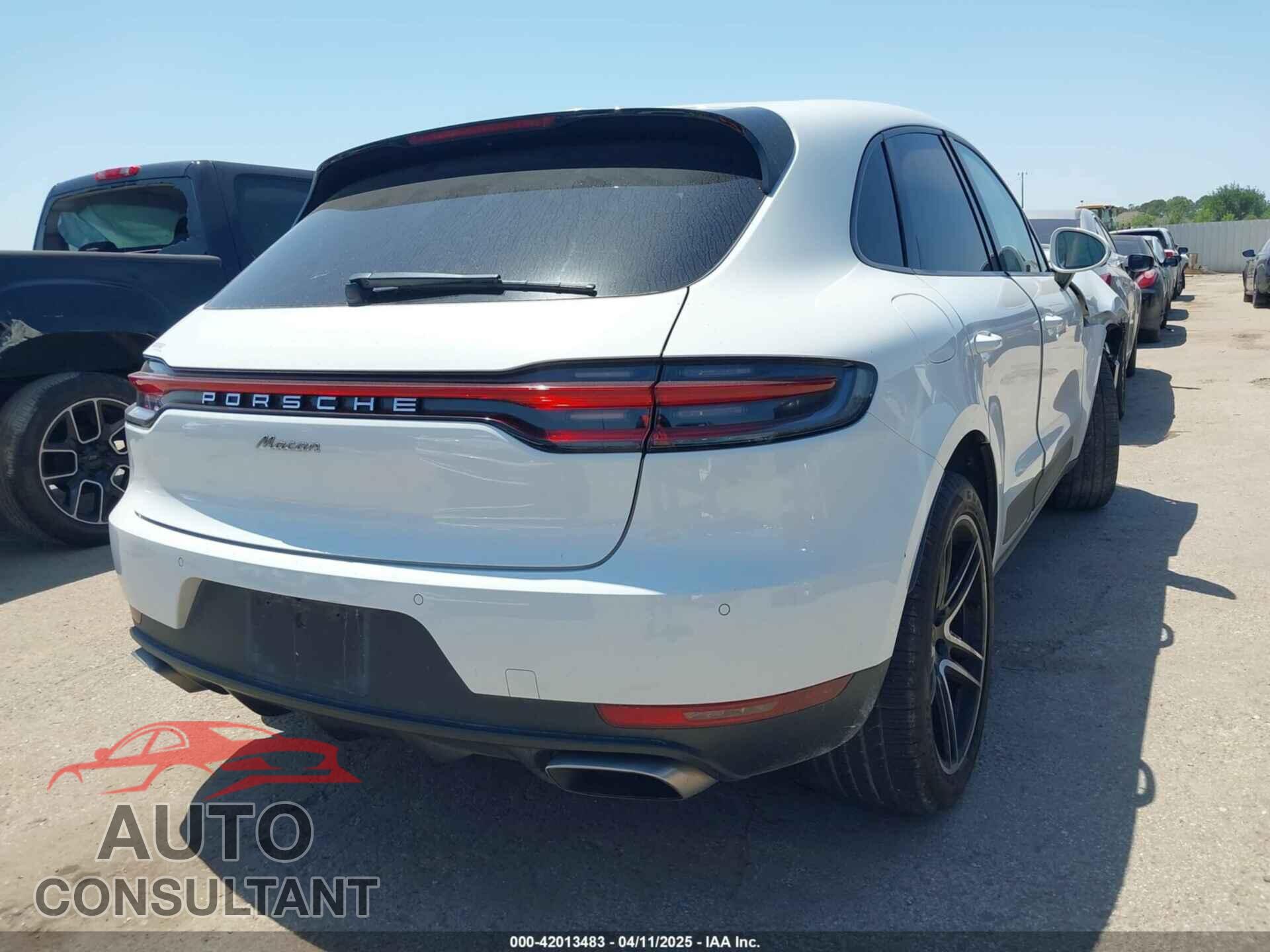 PORSCHE MACAN 2021 - WP1AA2A59MLB00947