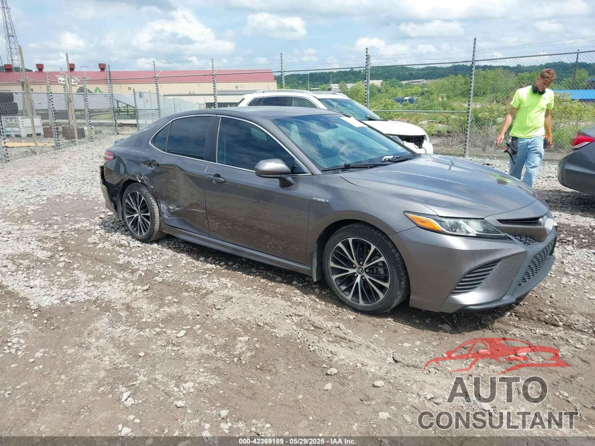 TOYOTA CAMRY HYBRID 2018 - 4T1B21HK5JU504371