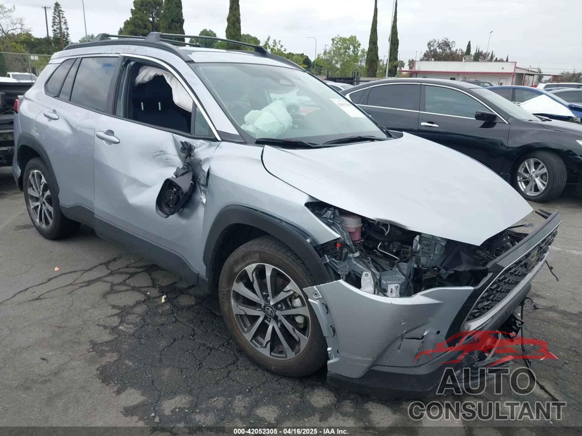 TOYOTA COROLLA CROSS 2023 - 7MUEAABG8PV077117