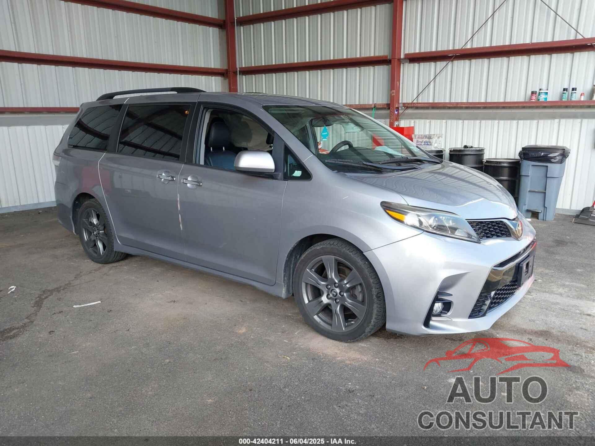 TOYOTA SIENNA 2018 - 5TDXZ3DC0JS950481