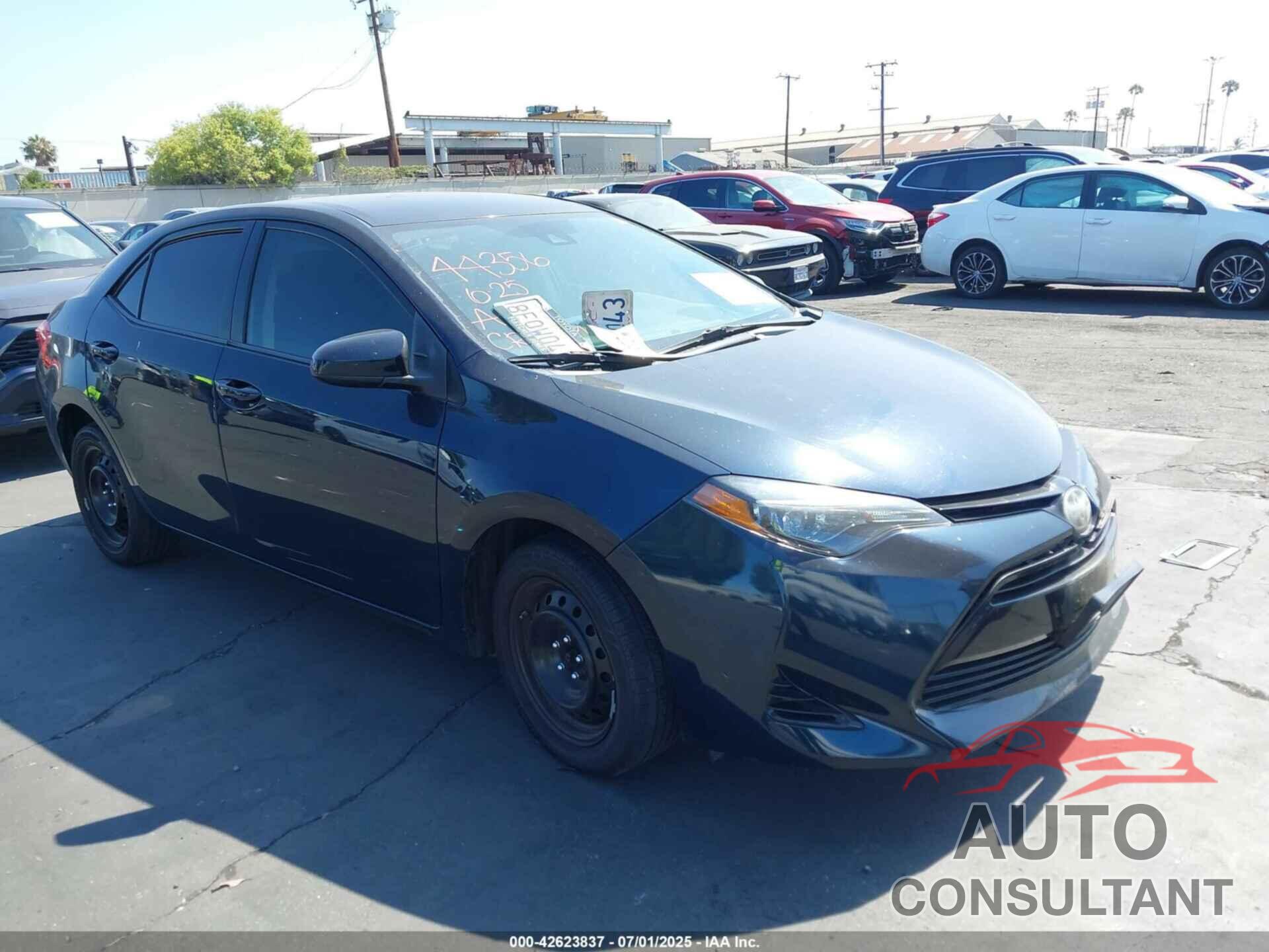 TOYOTA COROLLA 2018 - 5YFBURHE6JP840115