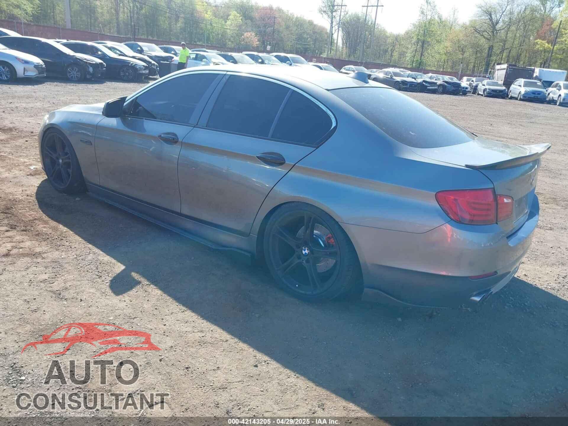 BMW 528I 2011 - WBAFR1C51BC740751