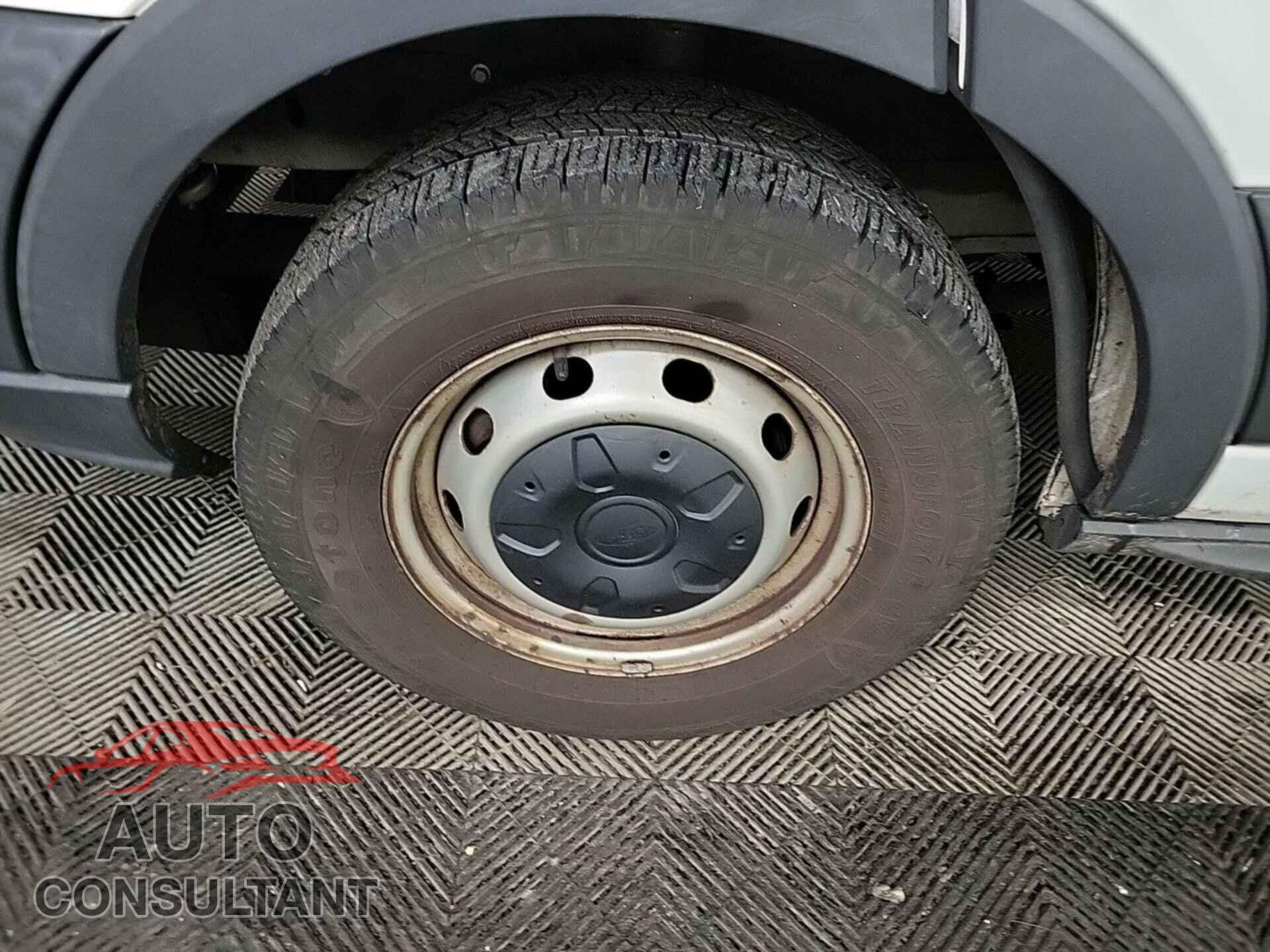 FORD TRANSIT 2017 - 1FTYE1YM5HKA82518