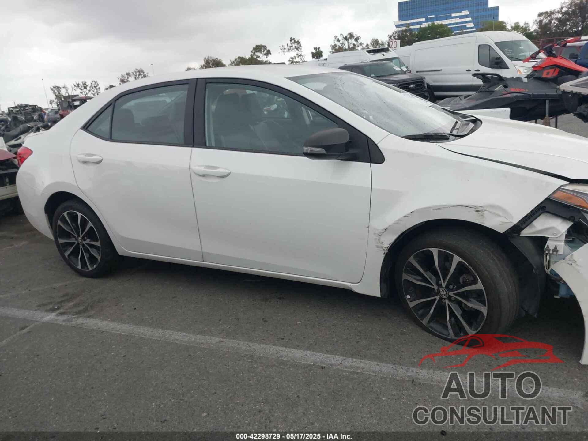 TOYOTA COROLLA 2018 - 5YFBURHEXJP817498