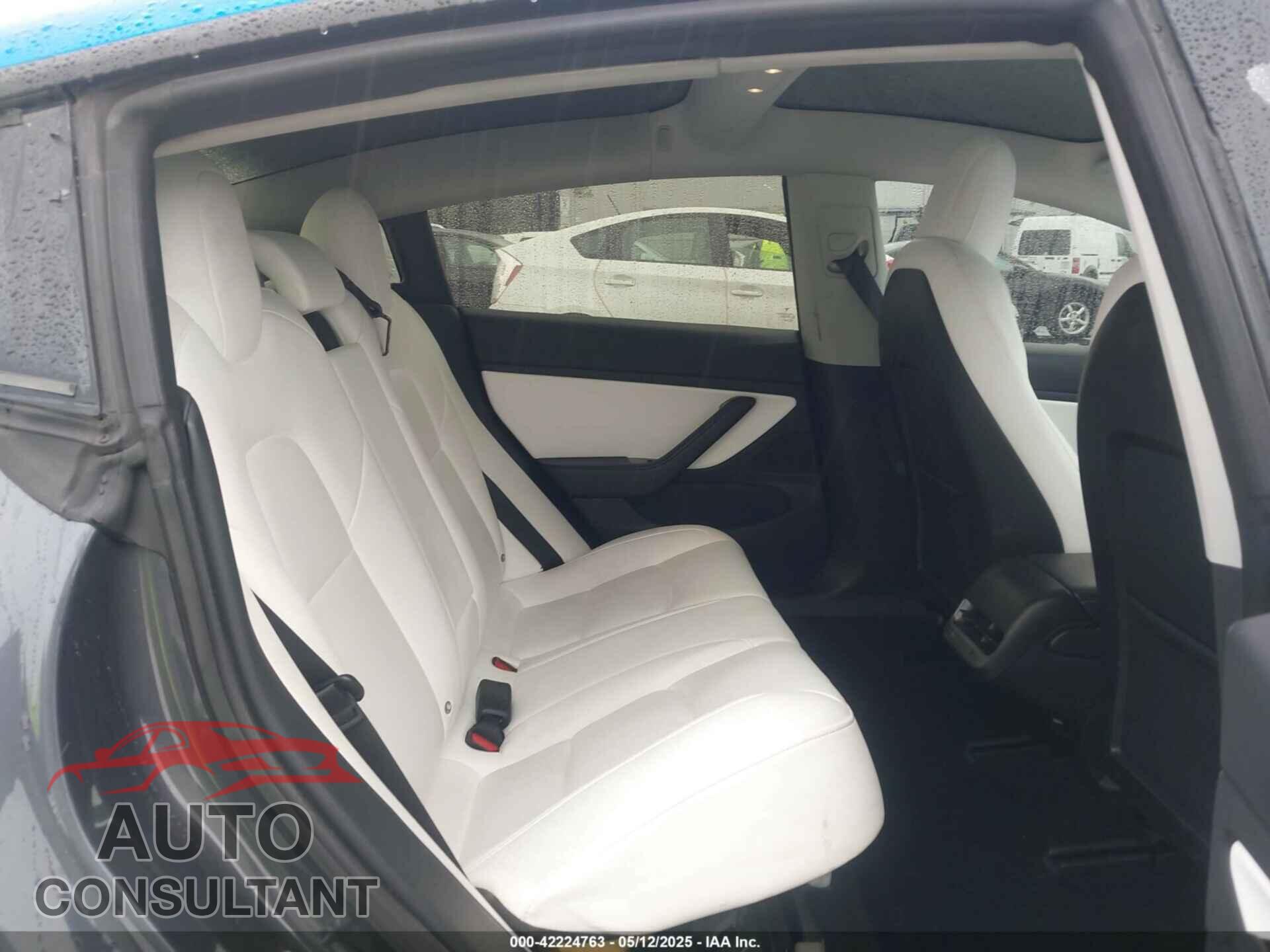 TESLA MODEL 3 2018 - 5YJ3E1EB2JF171124