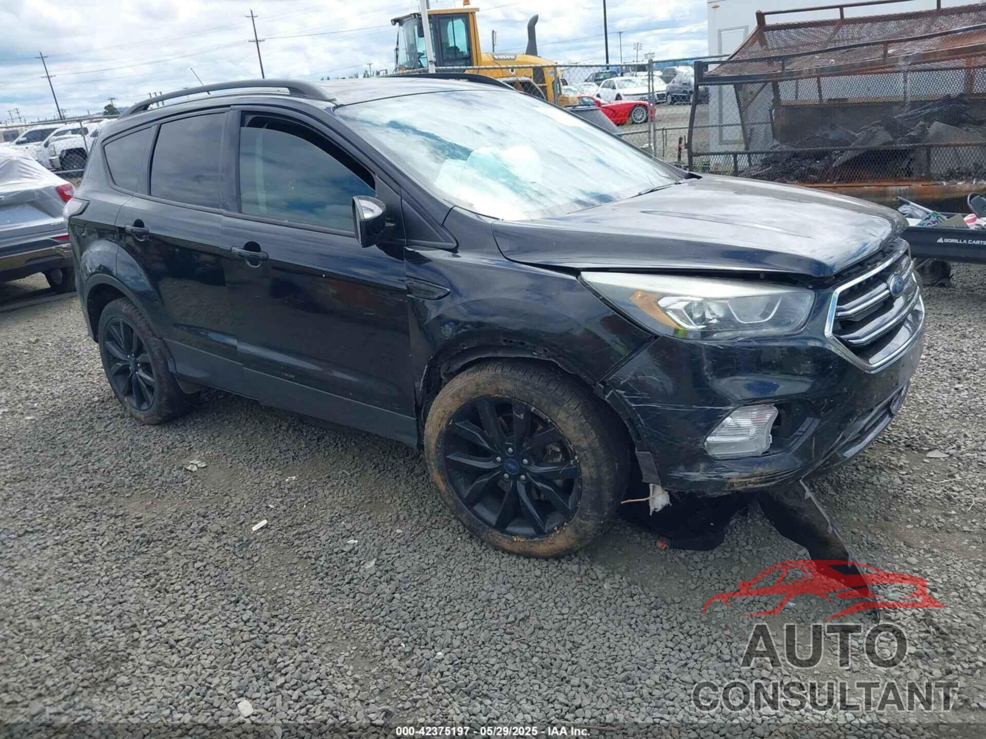 FORD ESCAPE 2017 - 1FMCU9G9XHUD59608