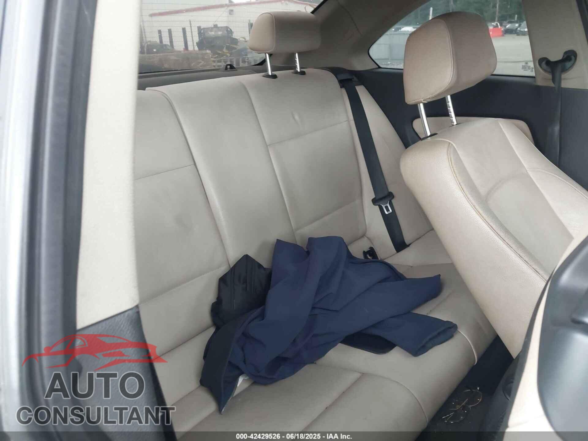 BMW 128I 2013 - WBAUP9C56DVS95751