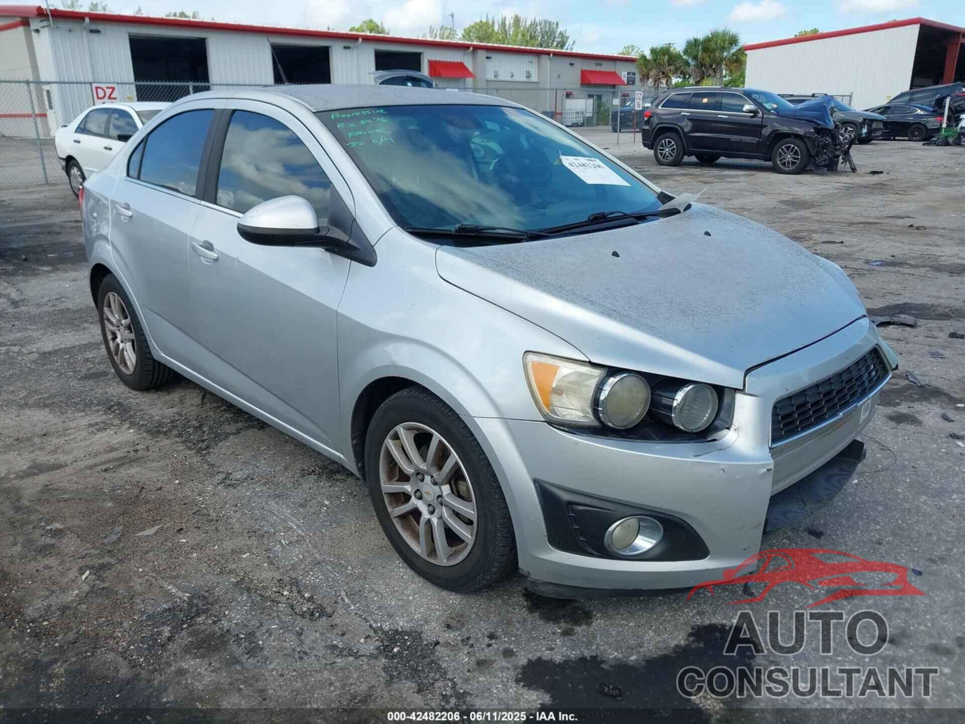 CHEVROLET SONIC 2012 - 1G1JC5SH2C4143923