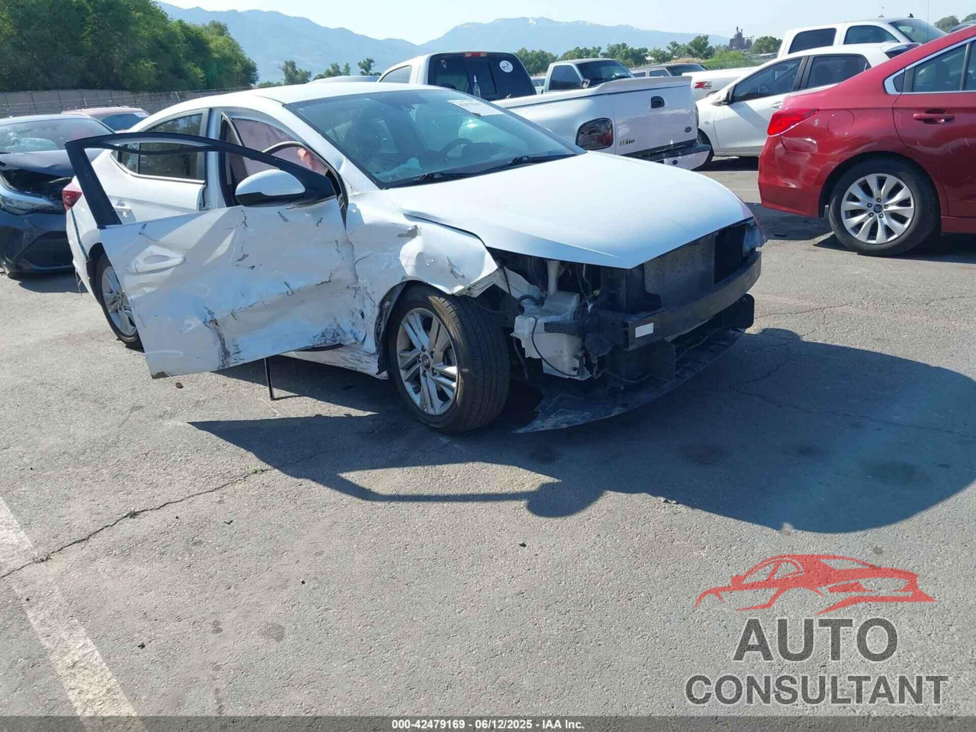 HYUNDAI ELANTRA 2020 - 5NPD84LF5LH561948