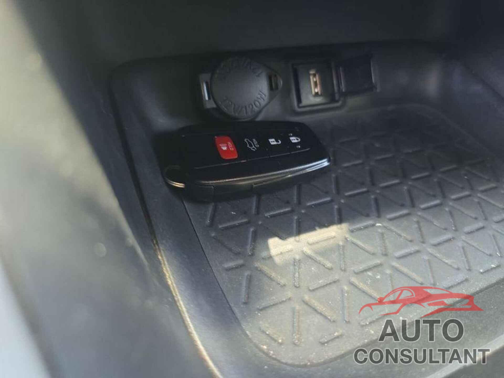TOYOTA RAV4 2022 - 4T3B6RFVXNU071885