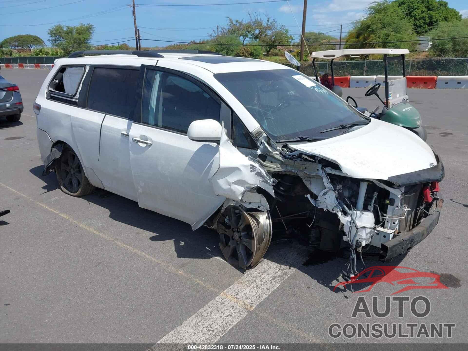 TOYOTA SIENNA 2015 - 5TDXK3DC2FS621891