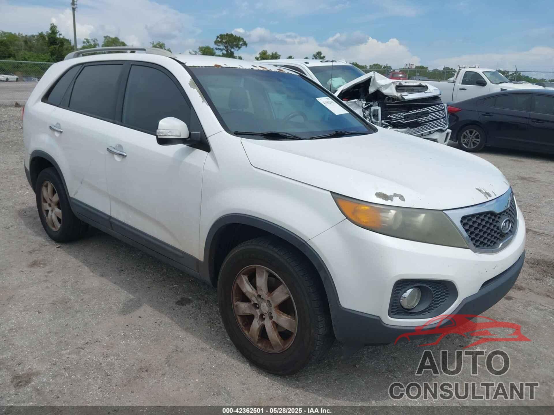 KIA SORENTO 2011 - 5XYKT4A14BG125773