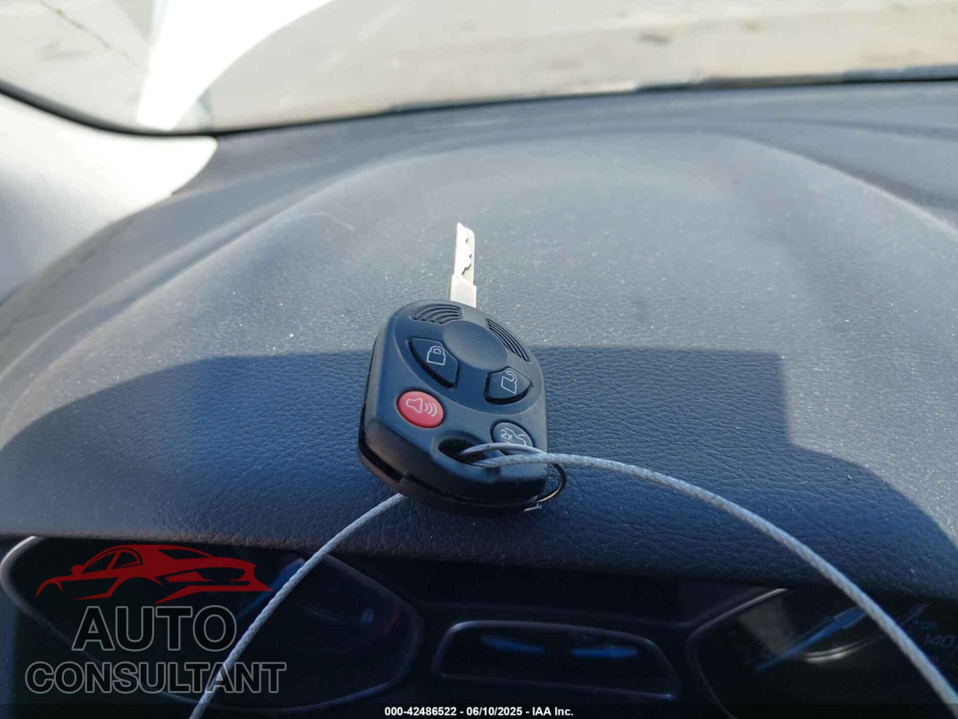 FORD FOCUS 2014 - 1FADP3F21EL211193