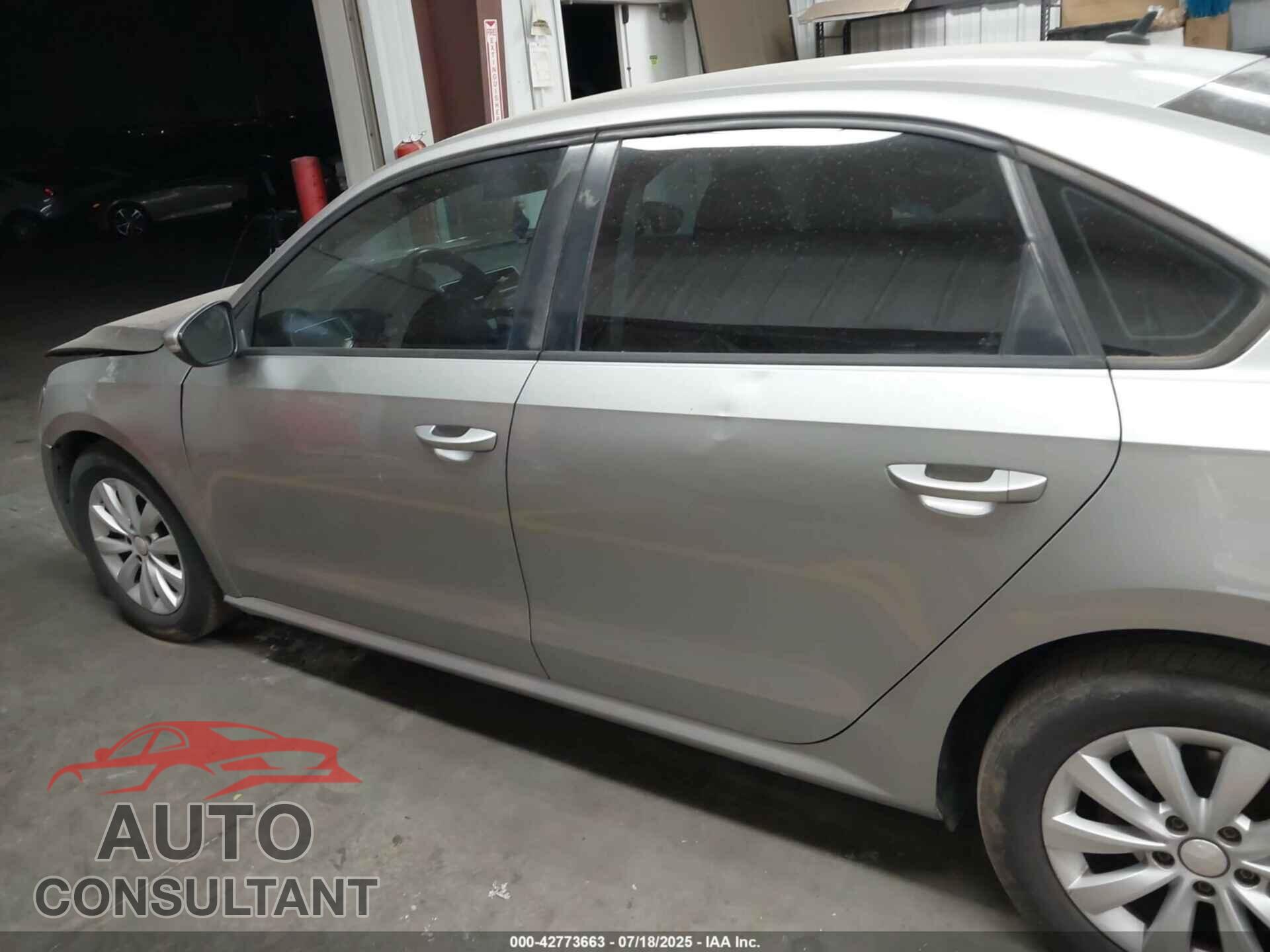 VOLKSWAGEN PASSAT 2012 - 1VWAP7A37CC025141
