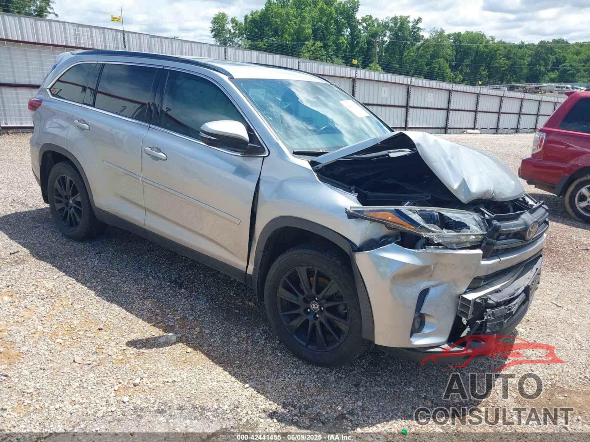 TOYOTA HIGHLANDER 2019 - 5TDKZRFH1KS569049