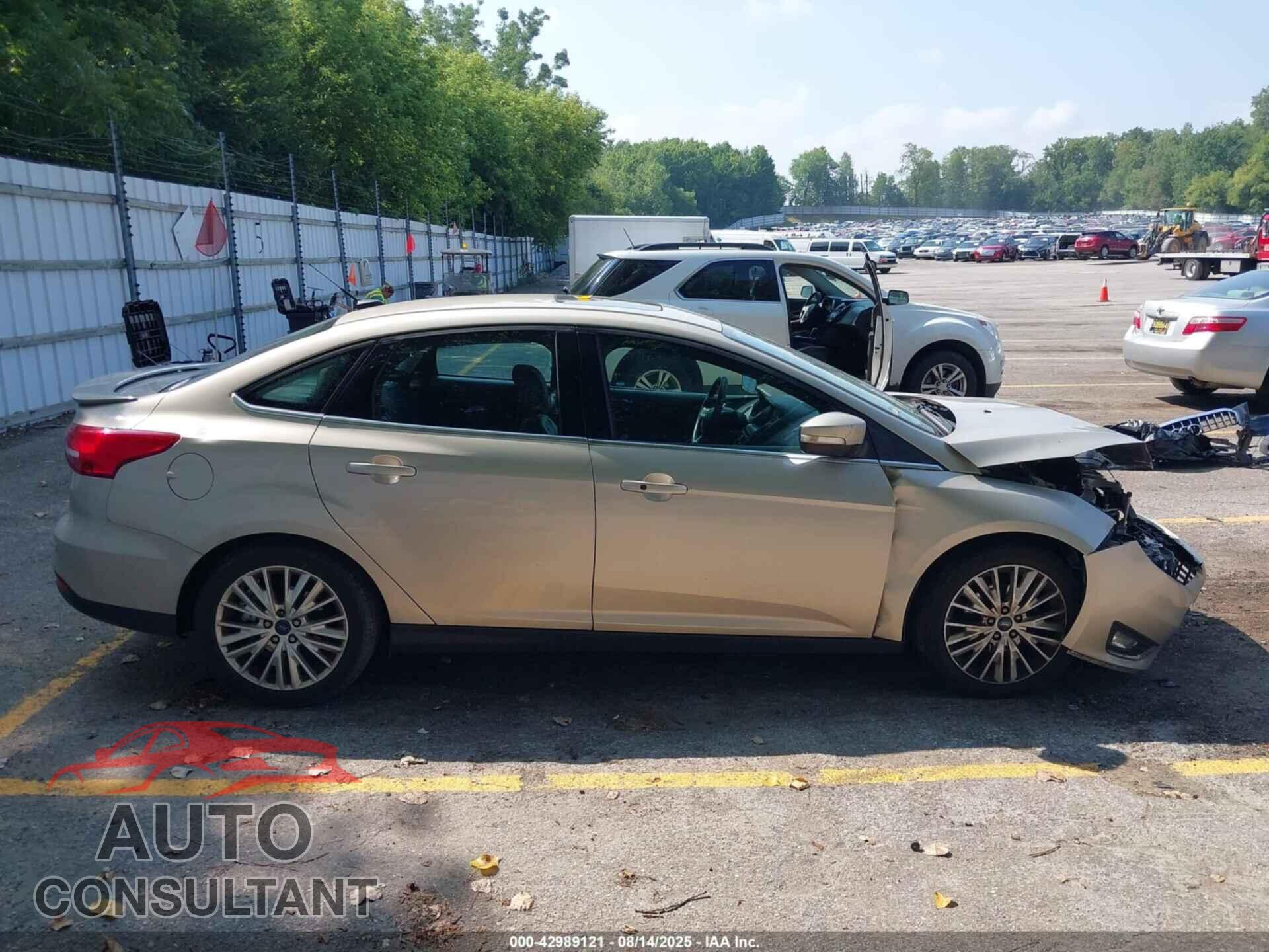 FORD FOCUS 2017 - 1FADP3J28HL331830