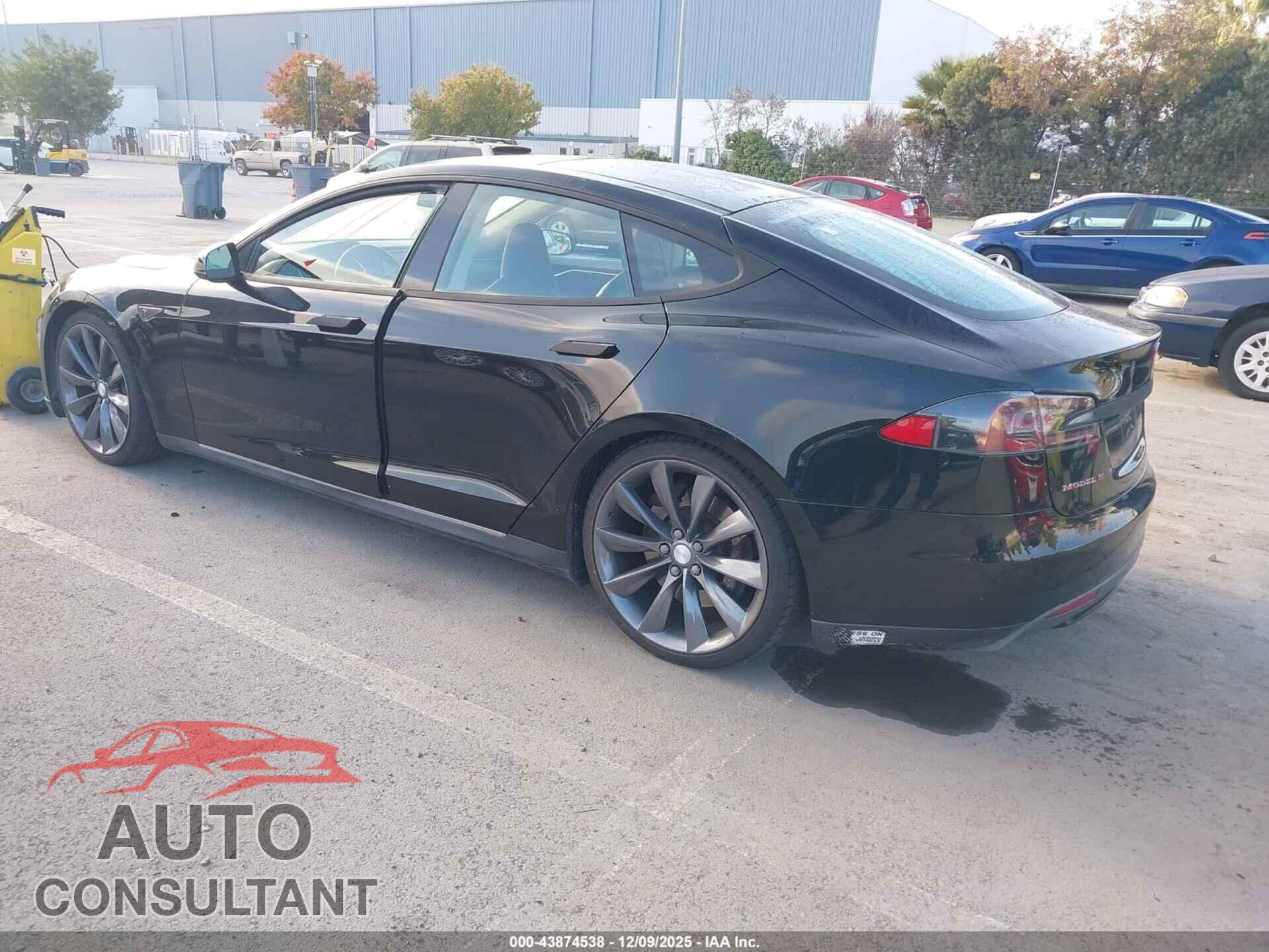 TESLA MODEL S 2013 - 5YJSA1DN7DFP13423