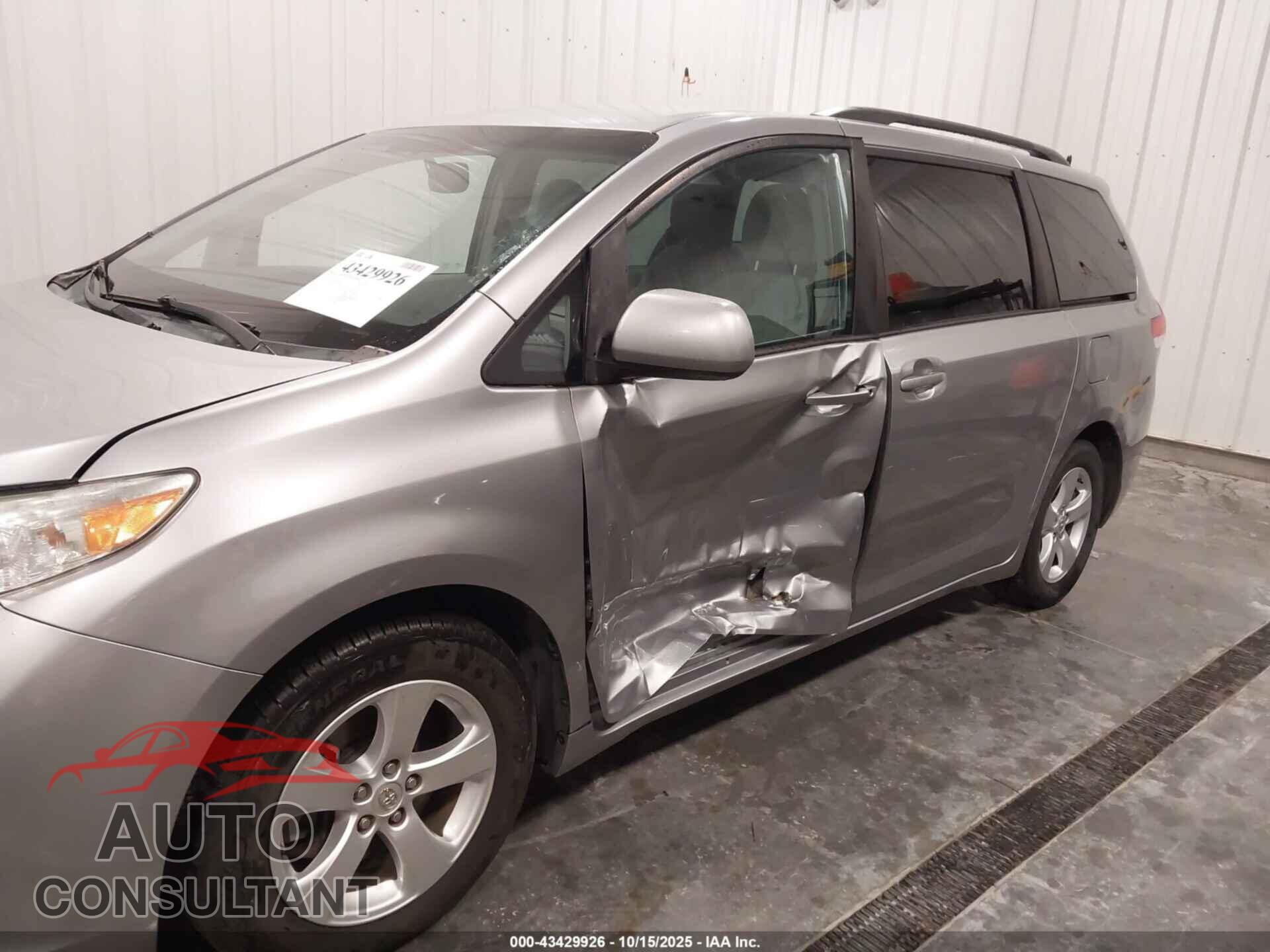 TOYOTA SIENNA 2013 - 5TDKK3DC8DS388008