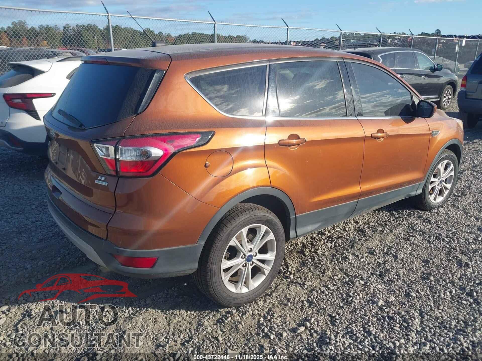 FORD ESCAPE 2017 - 1FMCU0GD6HUC97575