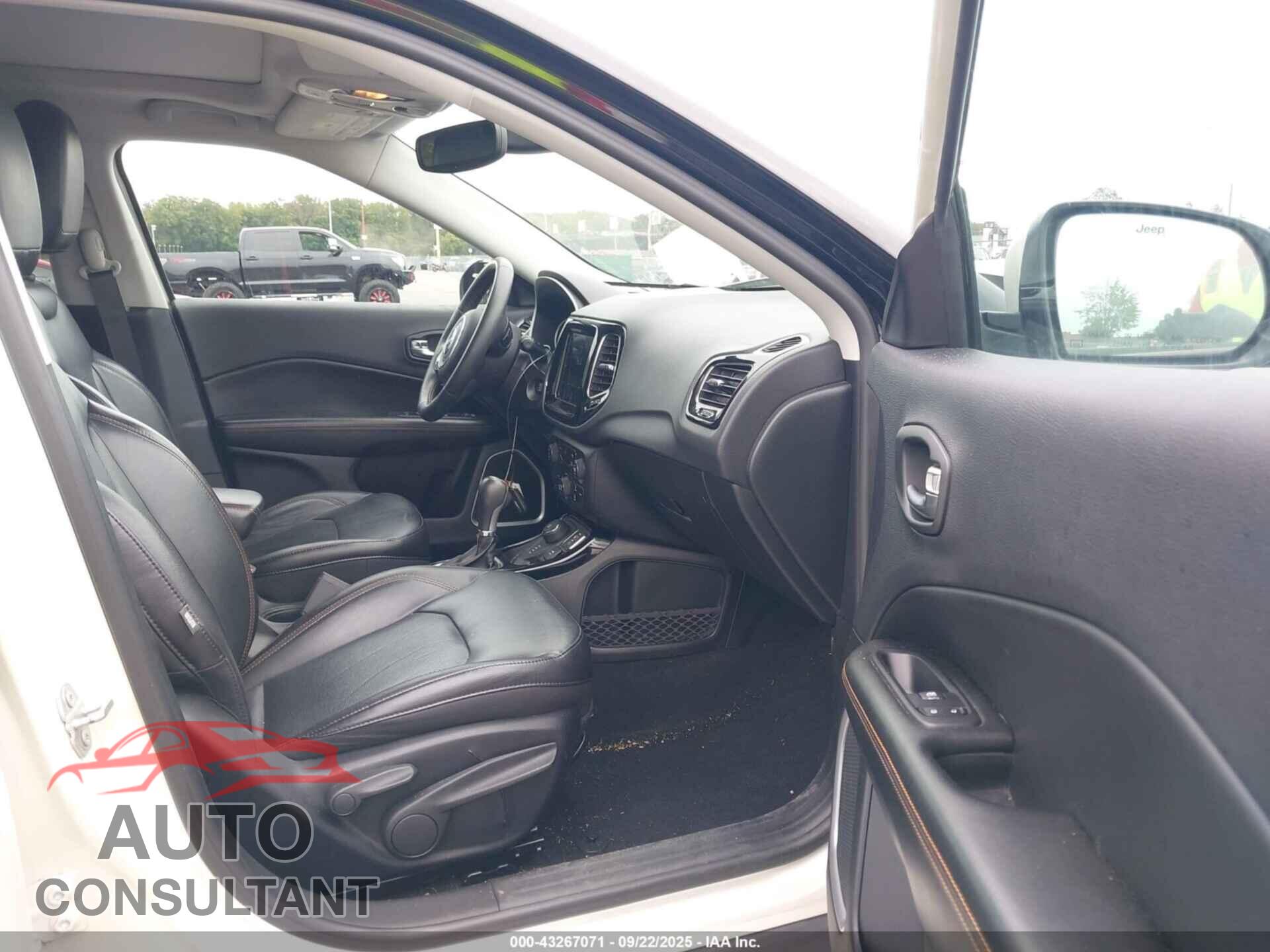 JEEP COMPASS 2018 - 3C4NJDCB9JT471009