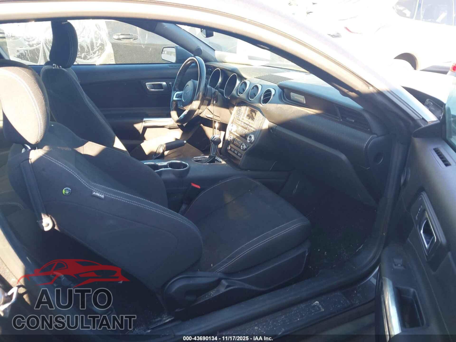 FORD MUSTANG 2018 - 1FA6P8TH0J5113396