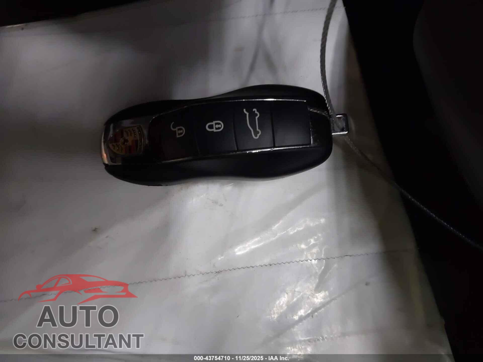 PORSCHE CAYENNE 2017 - WP1AA2A21HKA86673