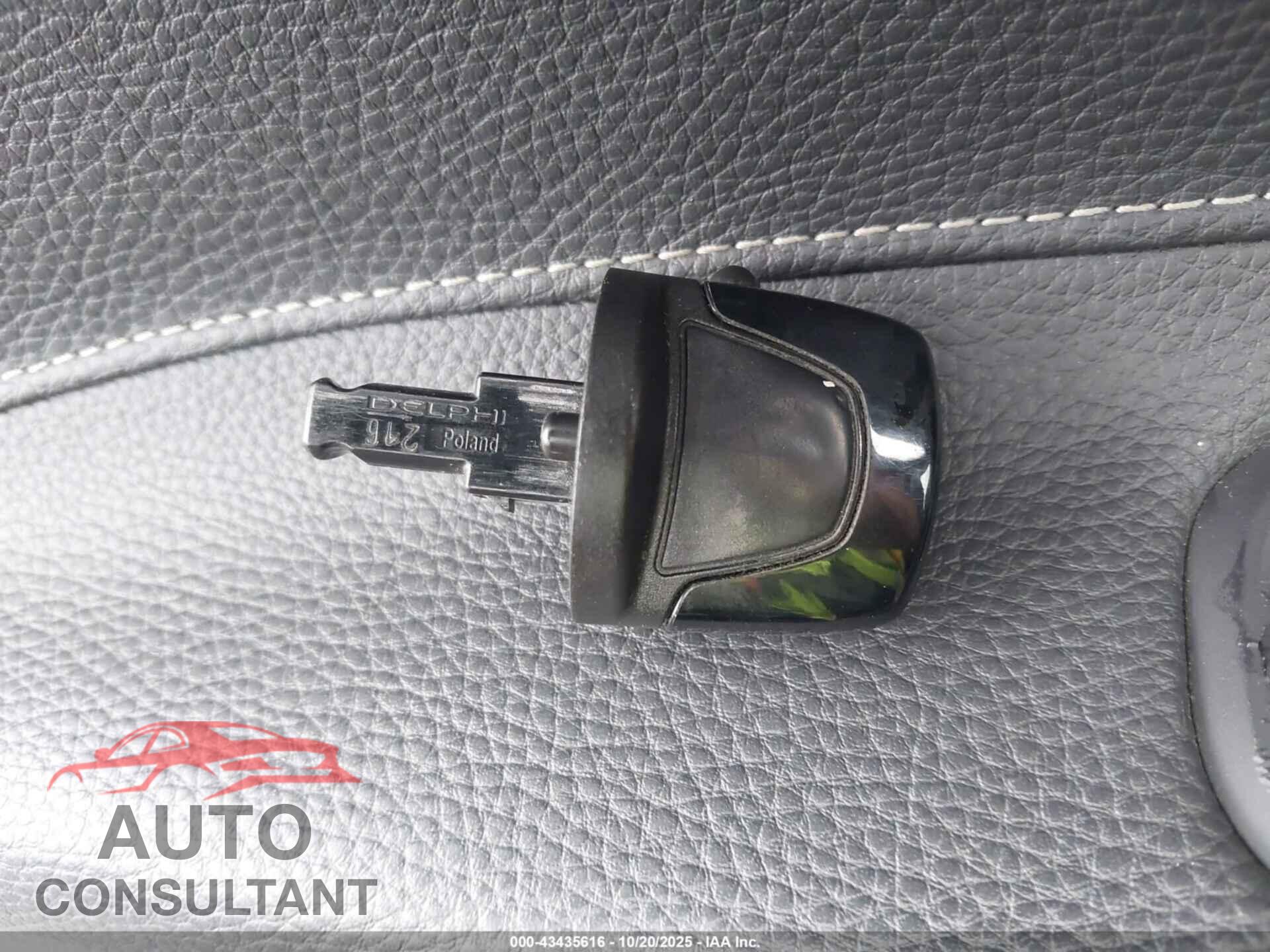 VOLVO C70 2013 - YV1672MC8DJ136151