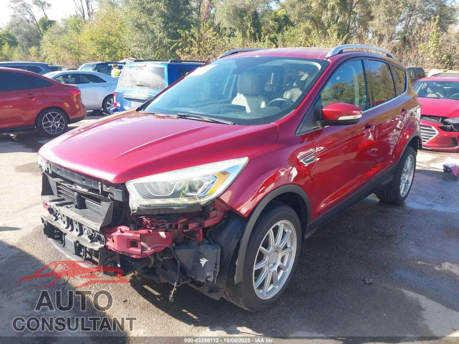 FORD ESCAPE 2017 - 1FMCU9J95HUB80210