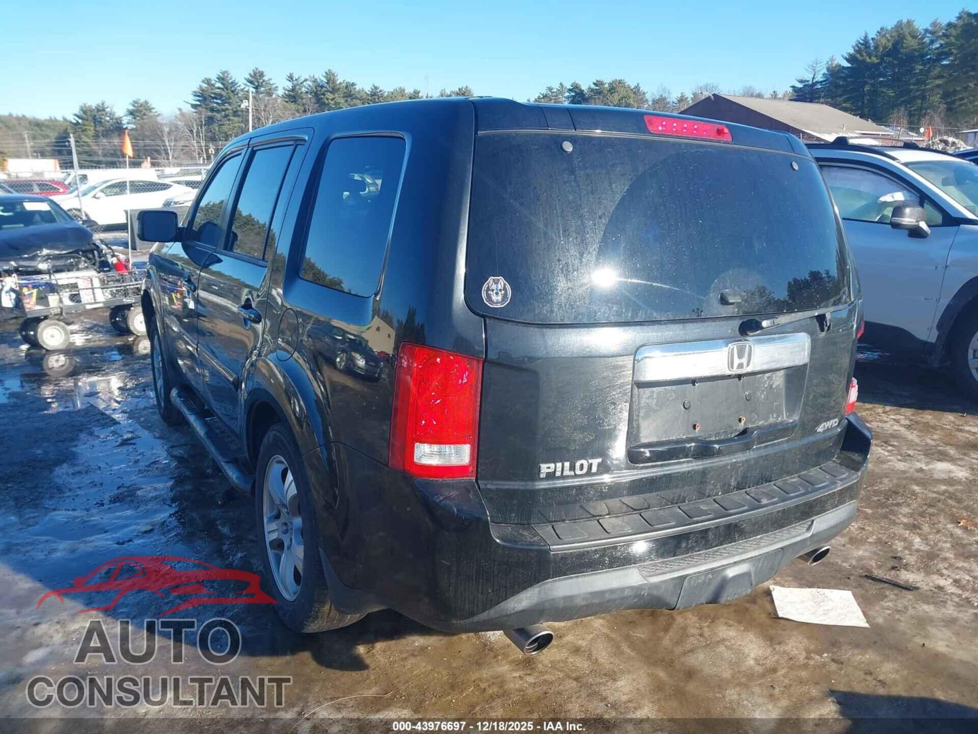 HONDA PILOT 2015 - 5FNYF4H75FB074213