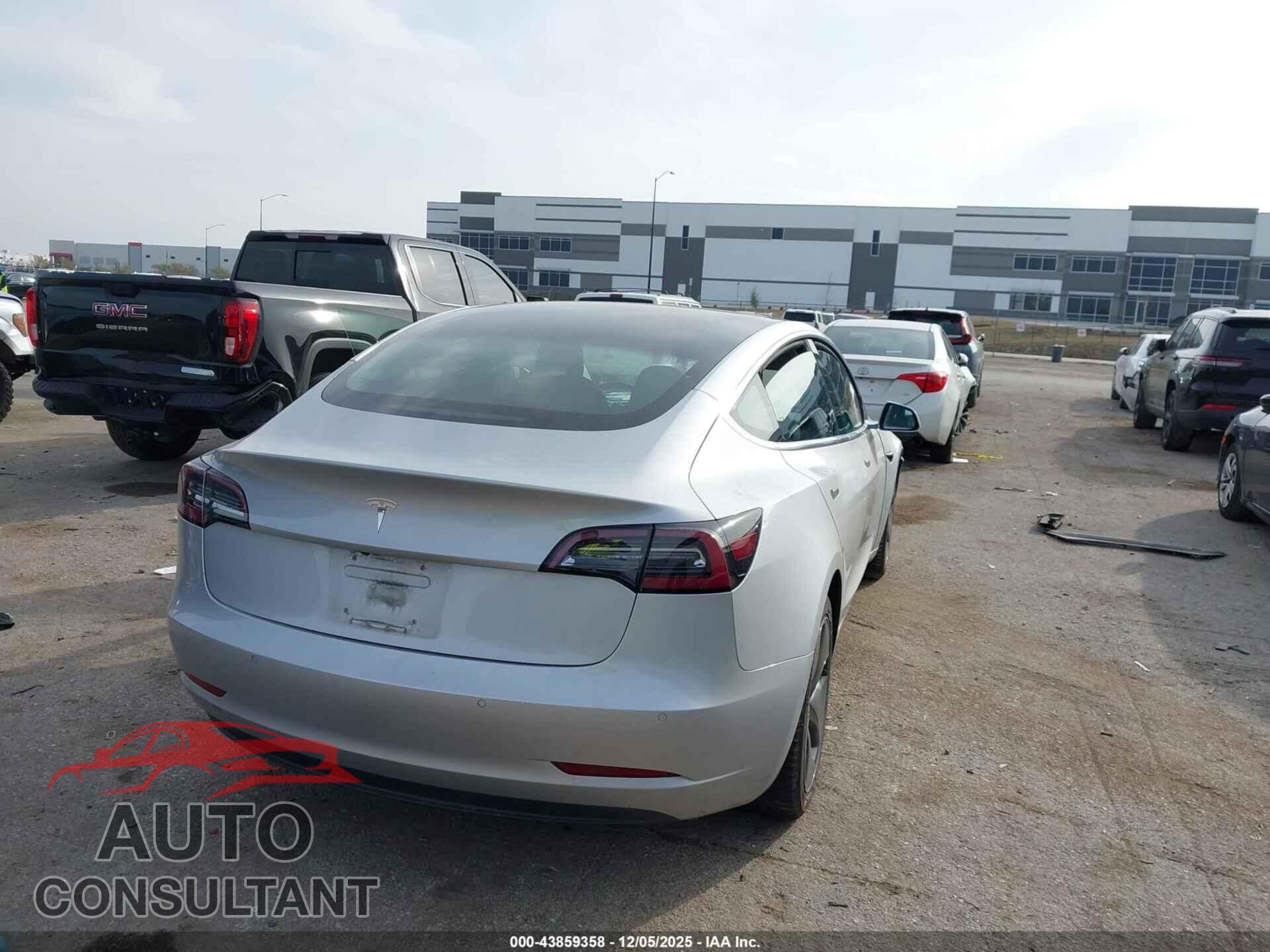 TESLA MODEL 3 2018 - 5YJ3E1EA8JF061329